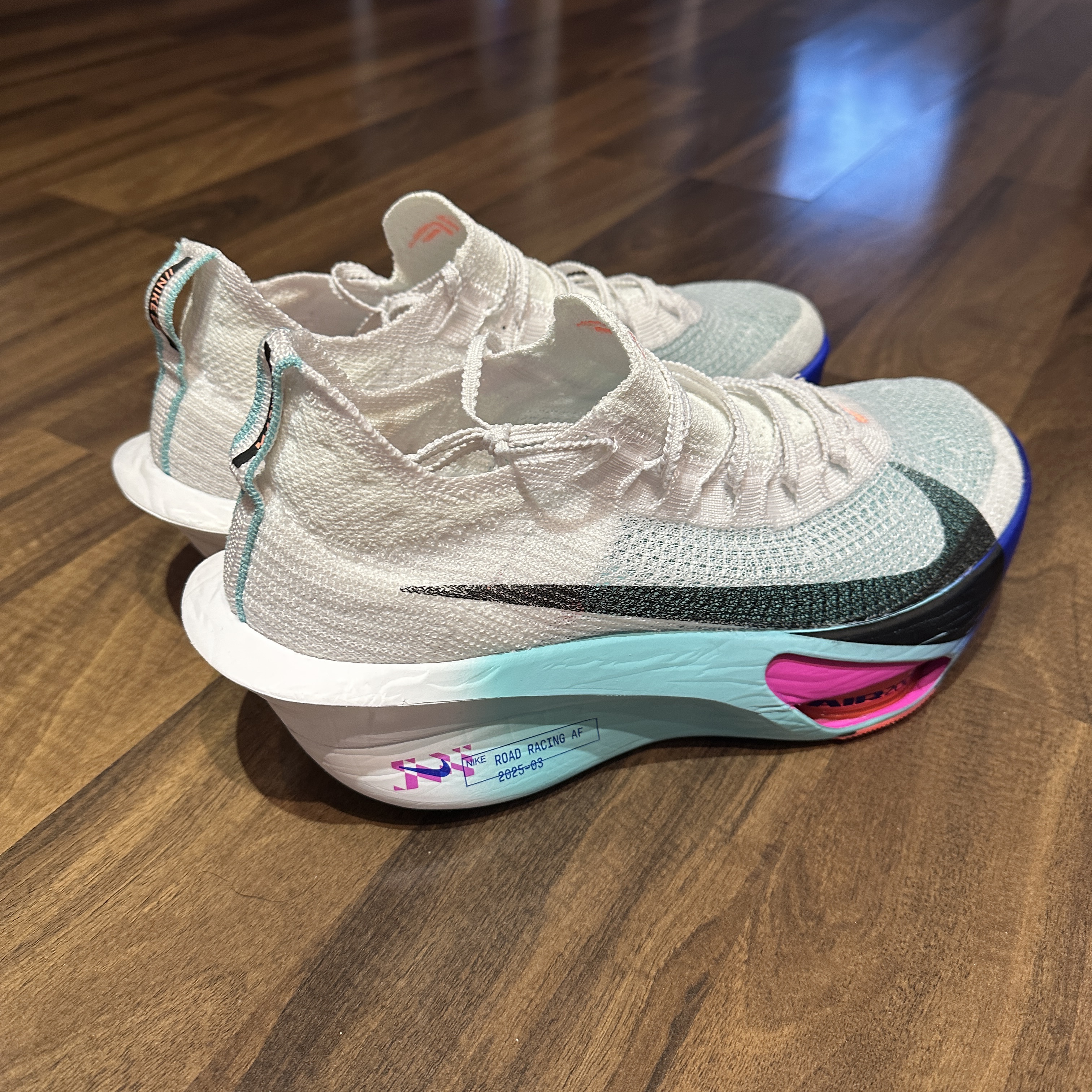 Nike Air Zoom Alphafly Next% 3 White Hyper Turquoise 착용 스타일
