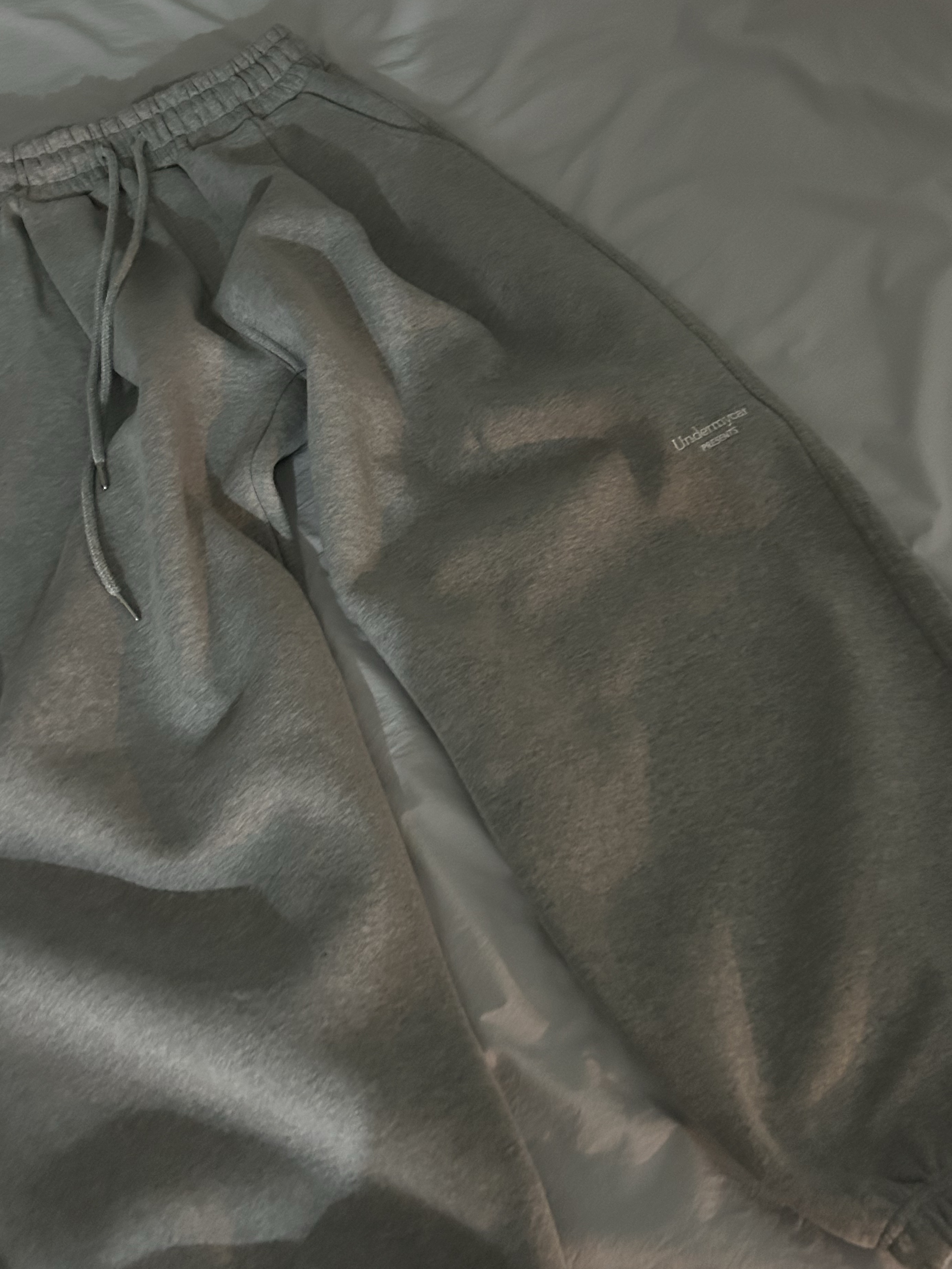 Undermycar Mu.03 Anti Fxxking Logo Play Oversized Sweat Jogger Melange Gray 착용 스타일 - 5