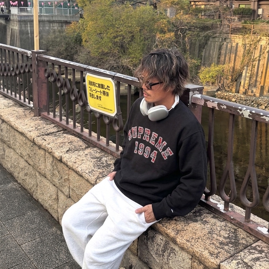 Supreme Plaid Arc Crewneck Black - 26SS 착용 스타일