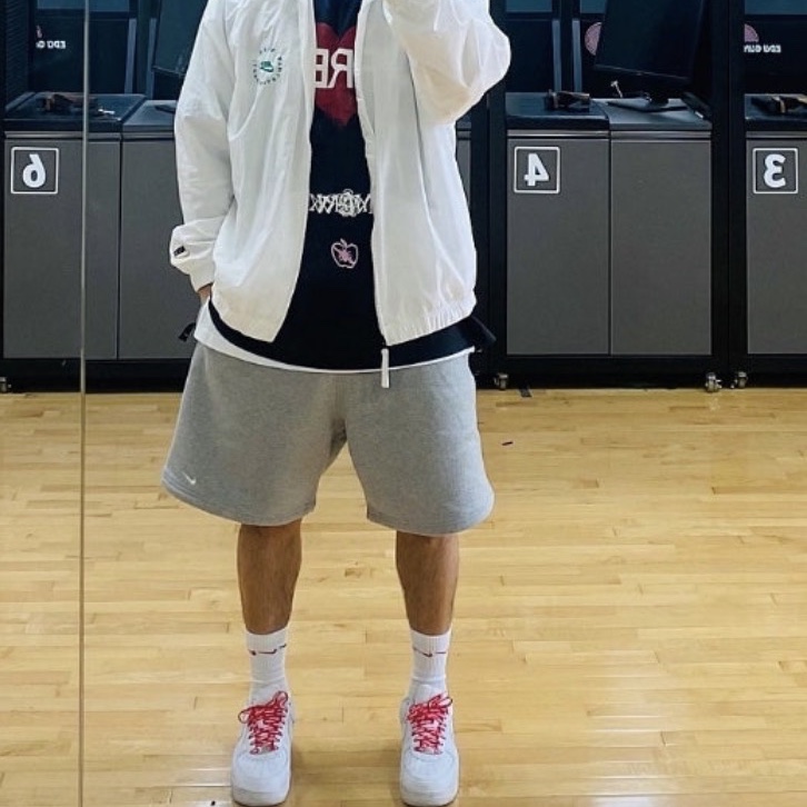 Nike NRG Solo Swoosh Fleece Shorts Dark Grey Heather - Asia 착용 스타일