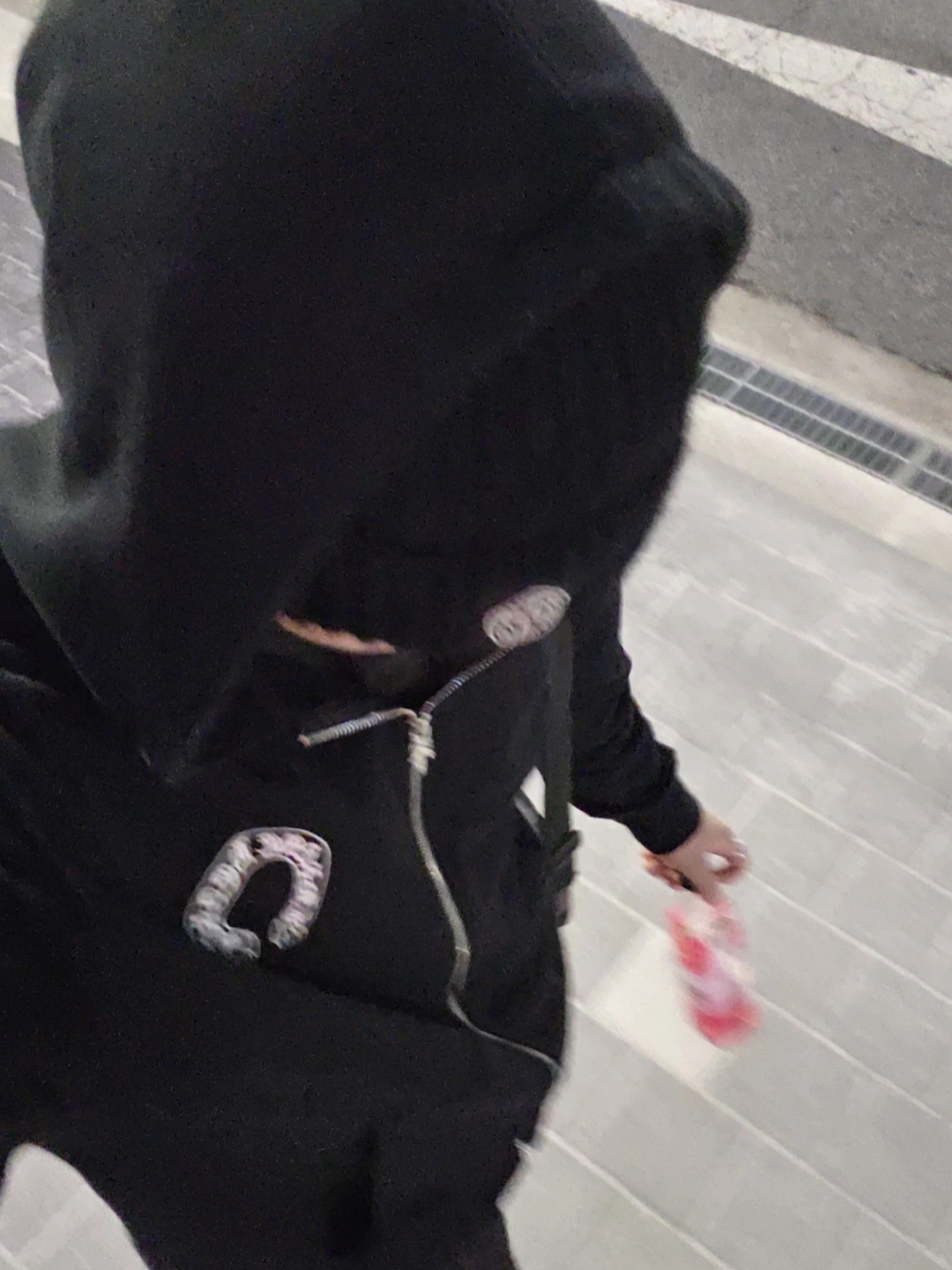 Stone Island N100012 Light RWS Geelong Wool Beanie with Compass Patch and Ribbed Cuff Black - 25FW, Chrome Hearts Horseshoe Floral Fleece Zip-Up Hoodie Black 착용 스타일 - 1