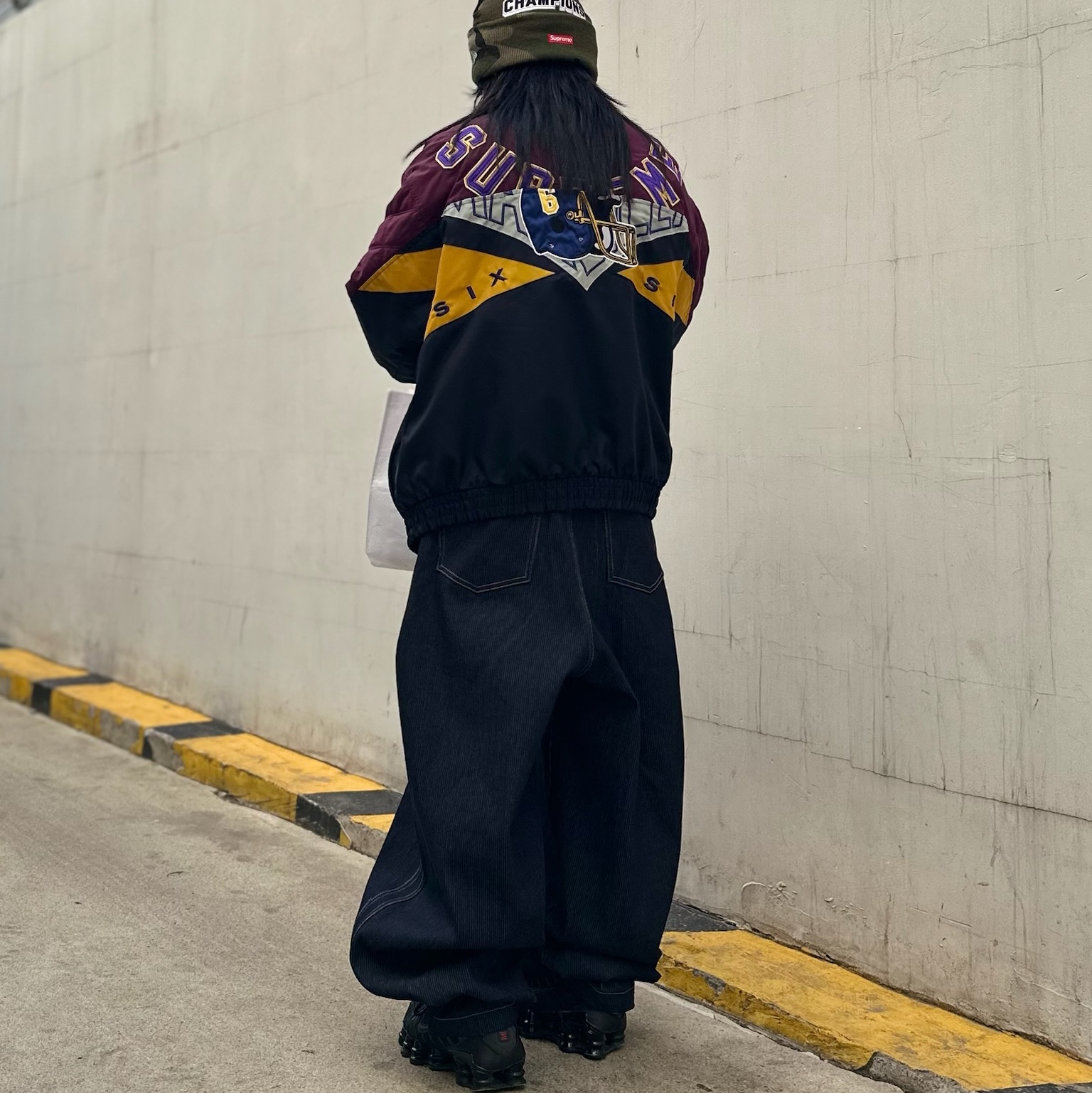 Supreme x MM6 Maison Margiela Split Stadium Jacket Navy - 26SS, Supreme New Era Football Beanie Woodland Camo - 25FW 착용 스타일 - 1
