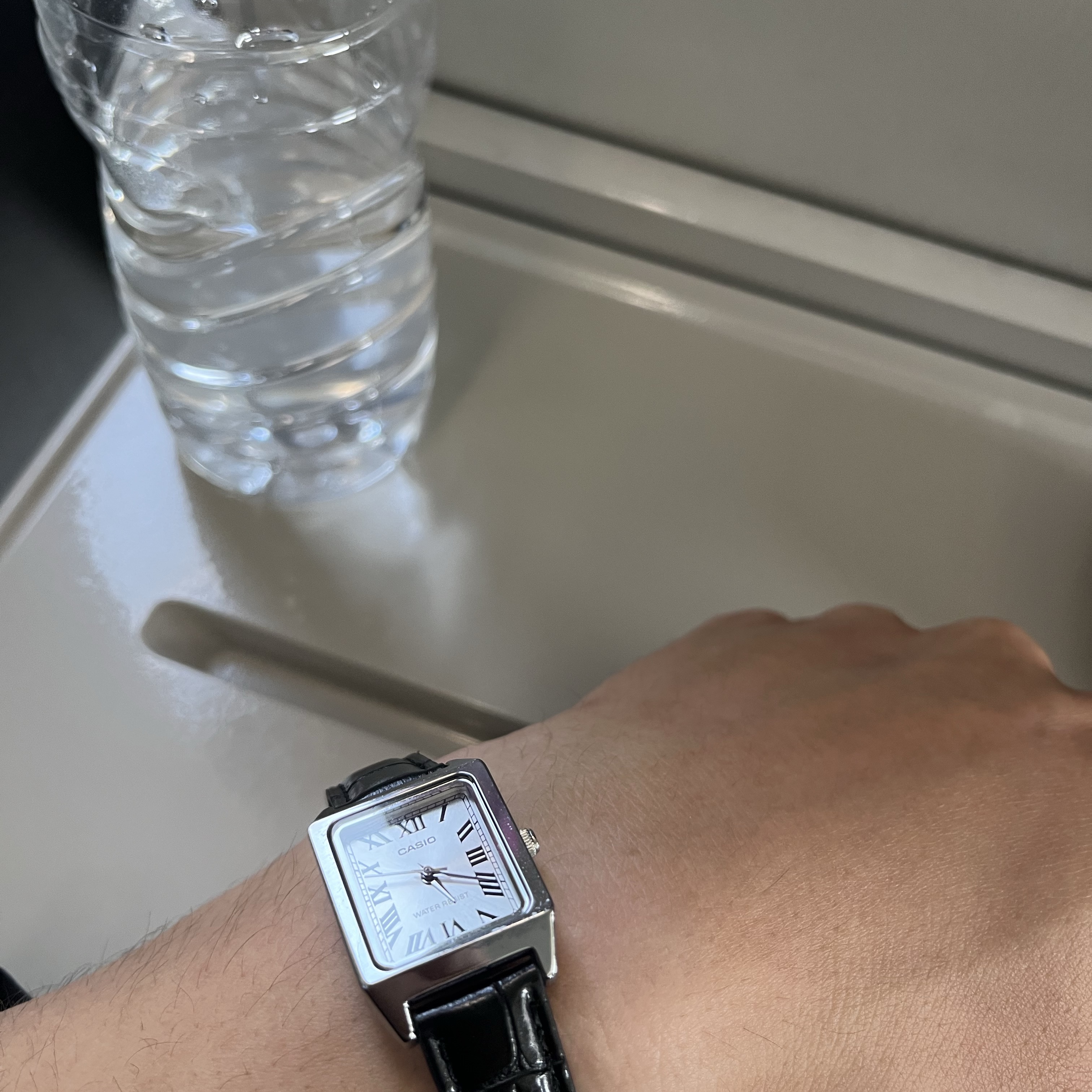 Casio LTP-V007L-7B1 착용 스타일
