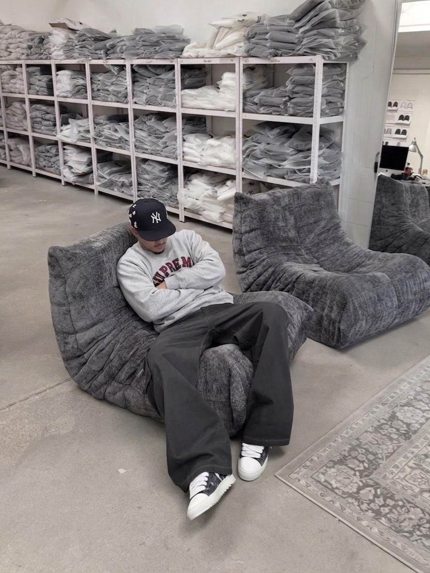 Supreme Plaid Arc Crewneck Black - 26SS, Supreme Plaid Arc Crewneck Heather Grey - 26SS 착용 스타일 - 1