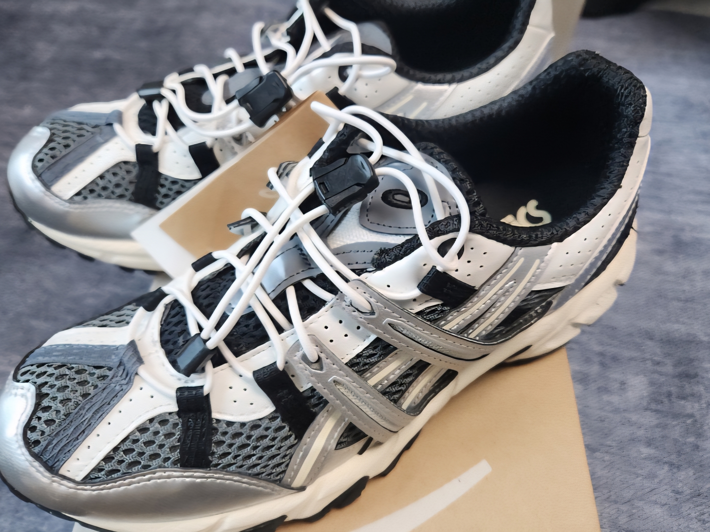 Asics Unlimited Gel-Sonoma 15-50 Steel Grey Pure Silver 착용 스타일
