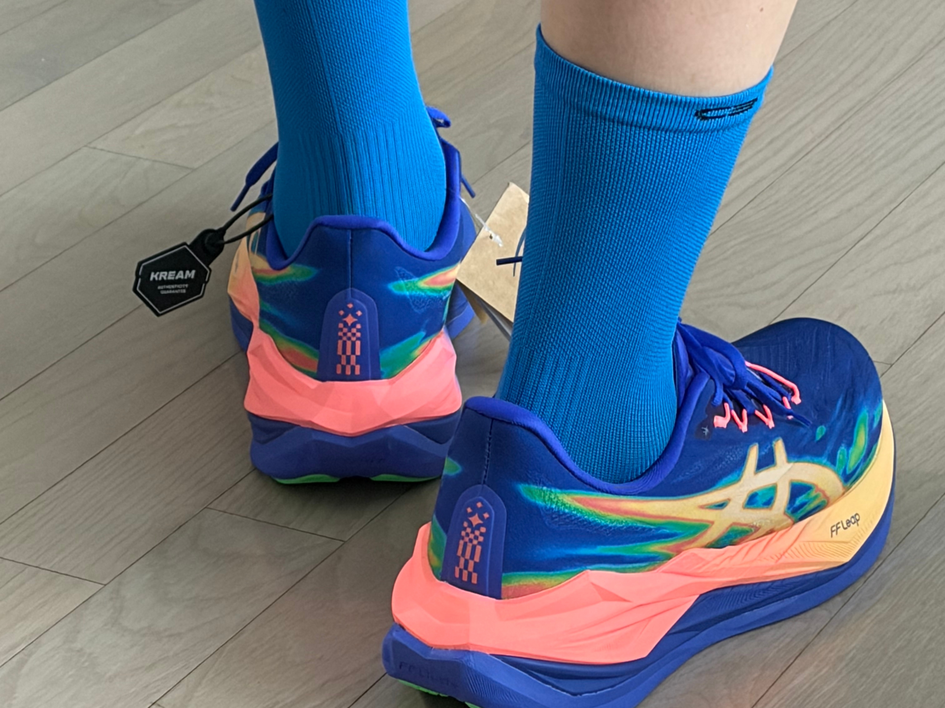 Asics Superblast 3 Cobalt Burst Light Orange 착용 스타일 - 1