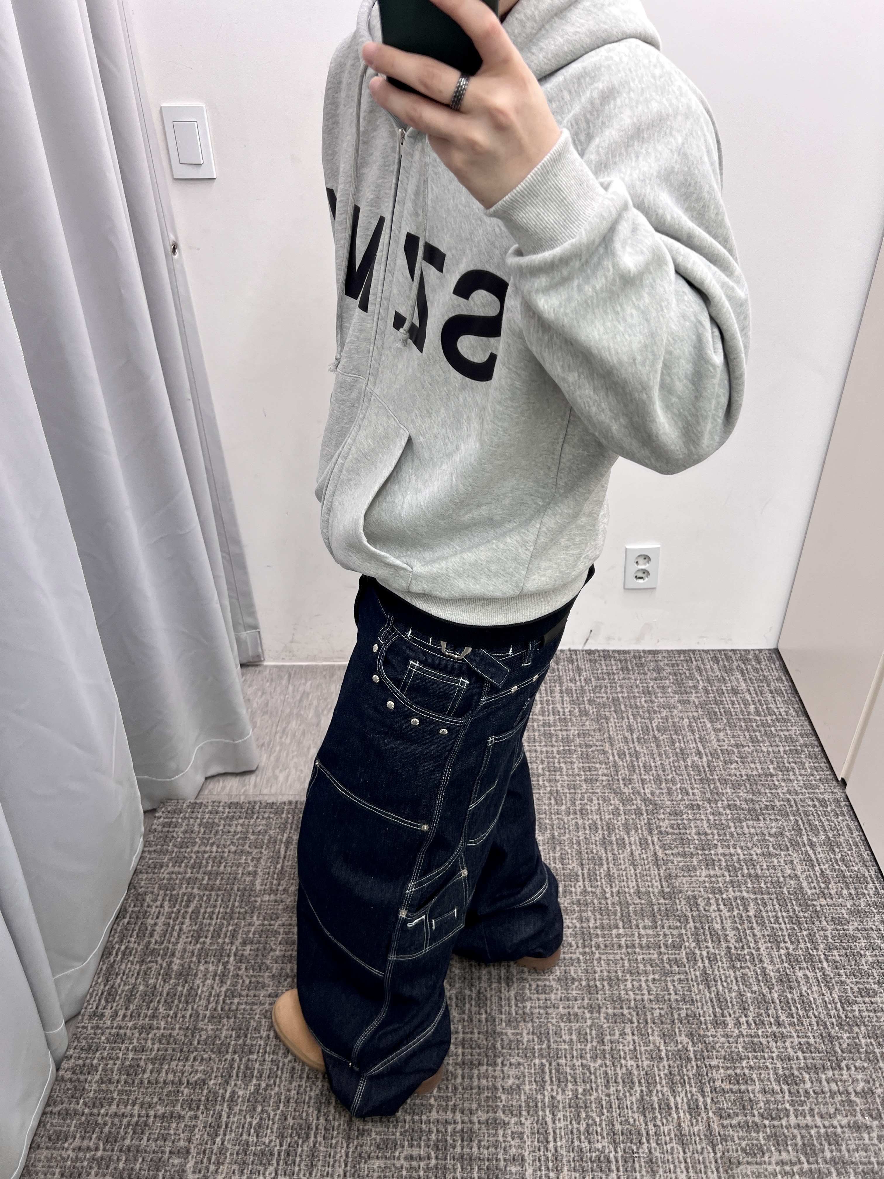Yeezy HD-10 Grey - Korea Limited 착용 스타일