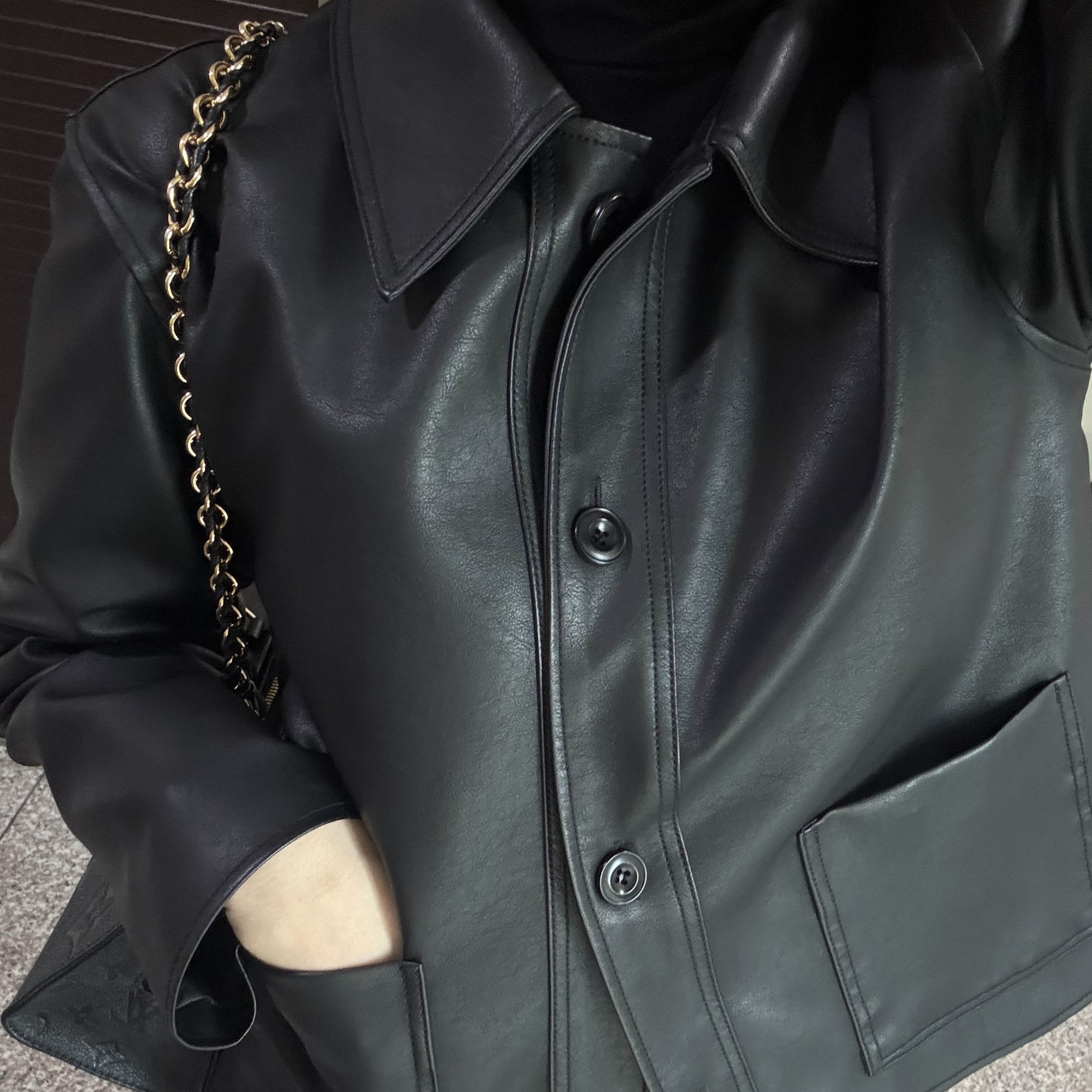 Jellycat Bashful Bunny Bag Charm Blush, Louis Vuitton Onthego East West Monogram Empreinte Black 착용 스타일 - 2