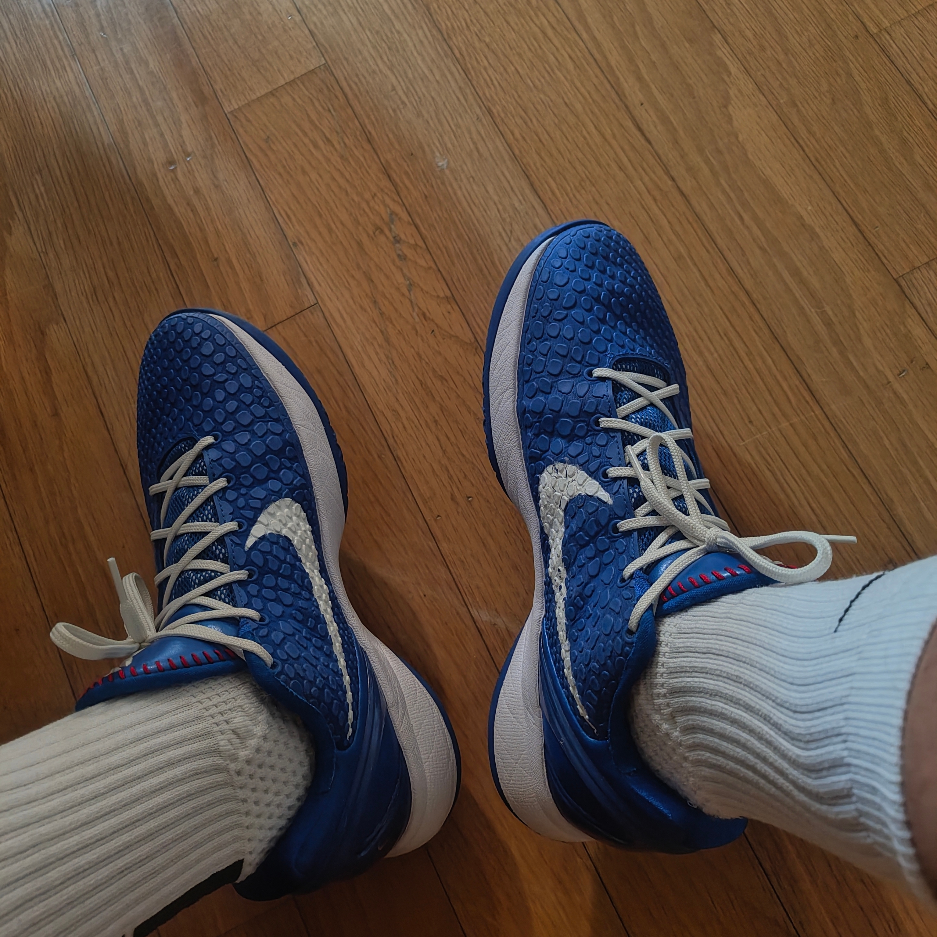 Nike Kobe 6 Protro Game Royal White 착용 스타일