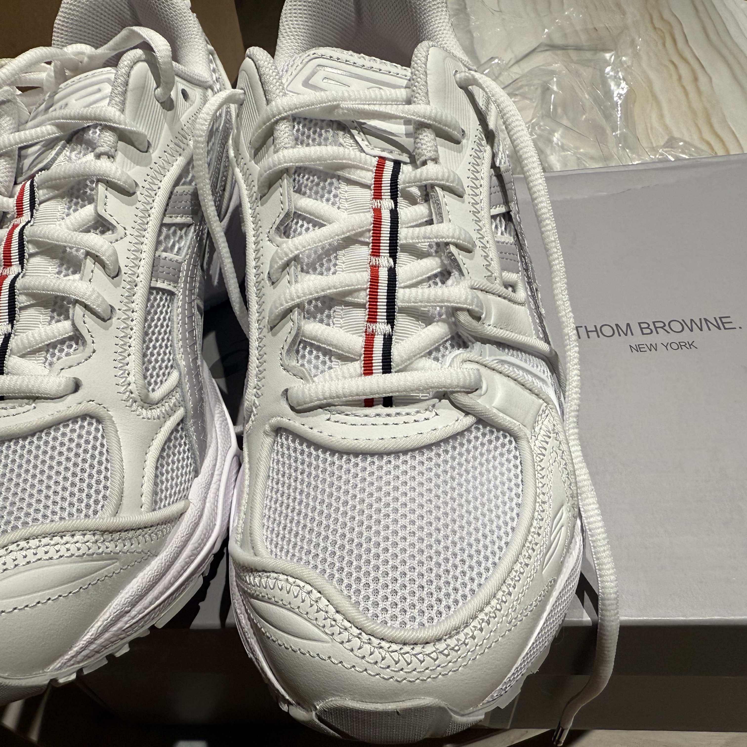Asics x Thom Browne Gel-Kayano 14 White 착용 스타일 - 1