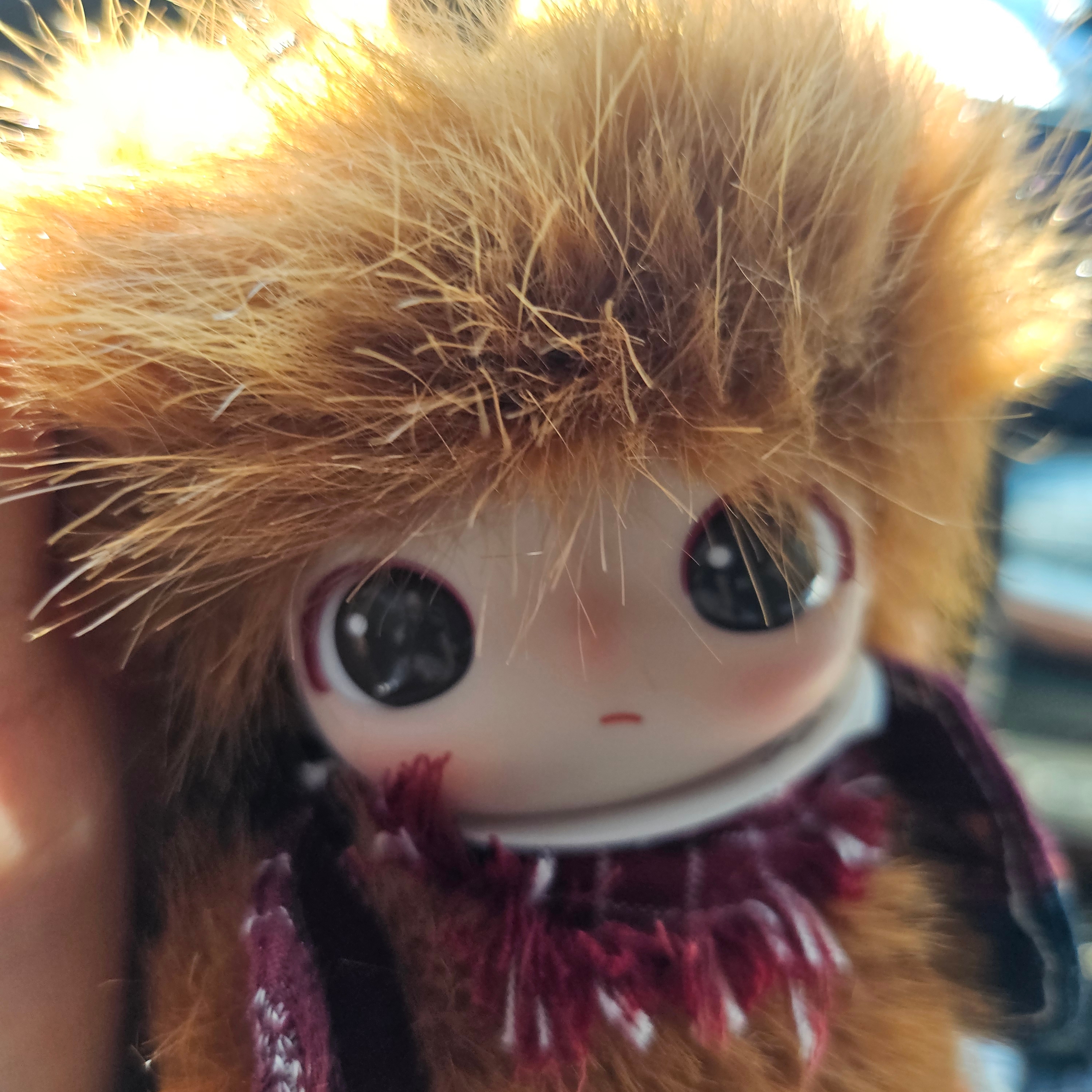 Pop Mart Dimoo The Secret Theatre Club Series Vinyl Plush Pendant Timid Lion (Opened Case) 착용 스타일