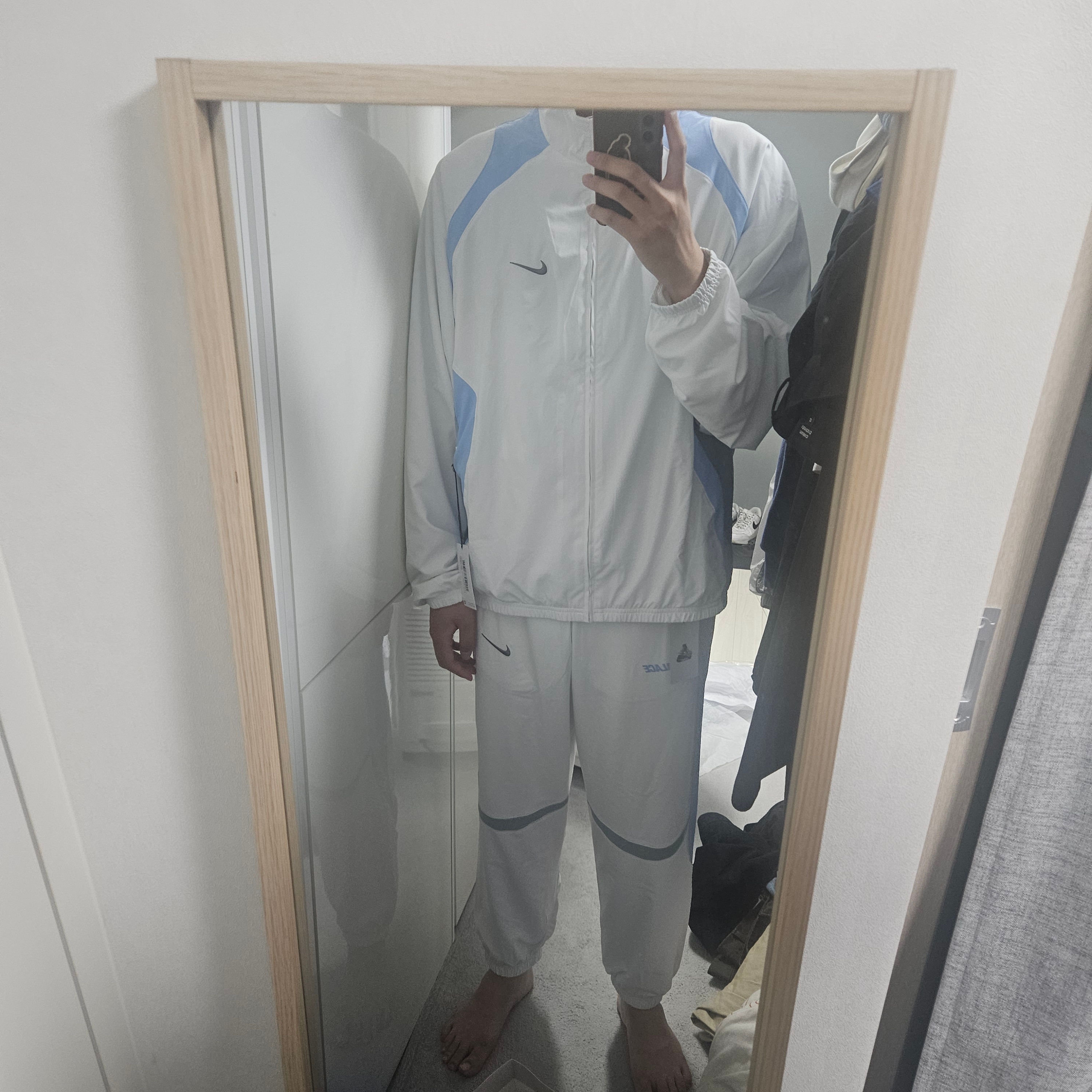 Palace x Nike Track Bottom White - 26SS, Palace x Nike Track Jacket White - 26SS 착용 스타일