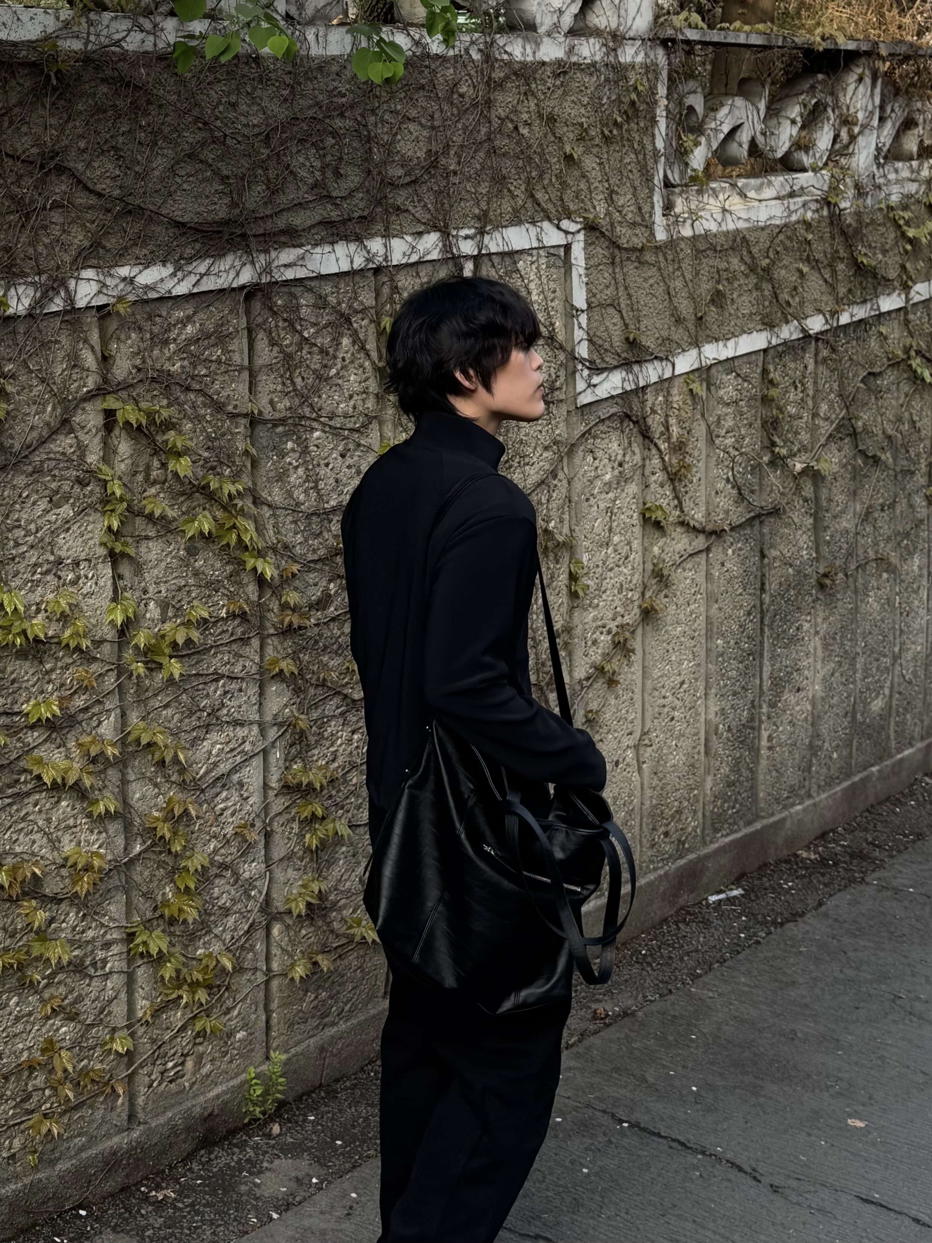 Xlim EP.9 03 Trousers Black, Converse x Shai 001 Charm Black 착용 스타일 - 4