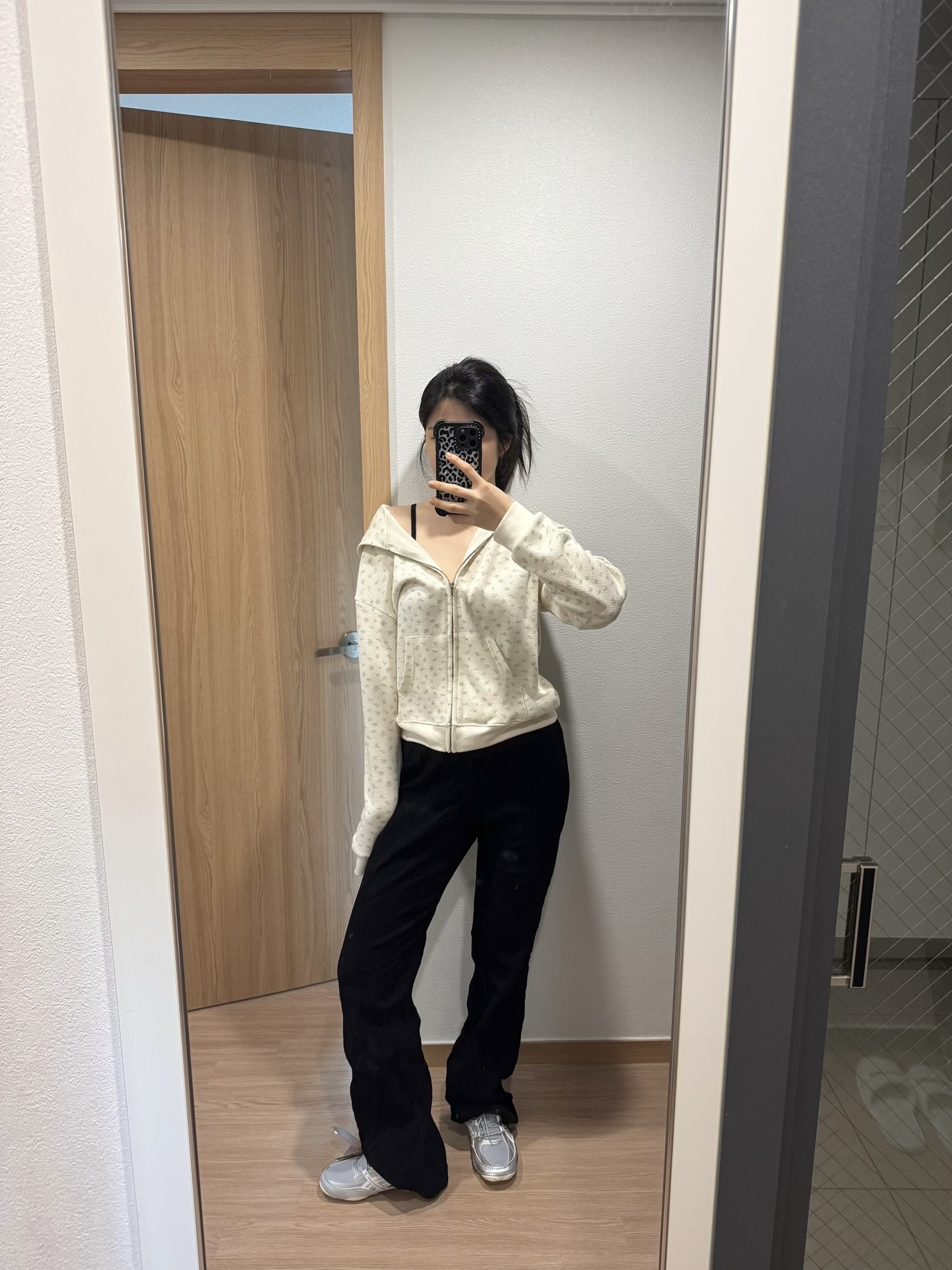 Asics Hypersync Piedmont Grey Pure Silver 착용 스타일