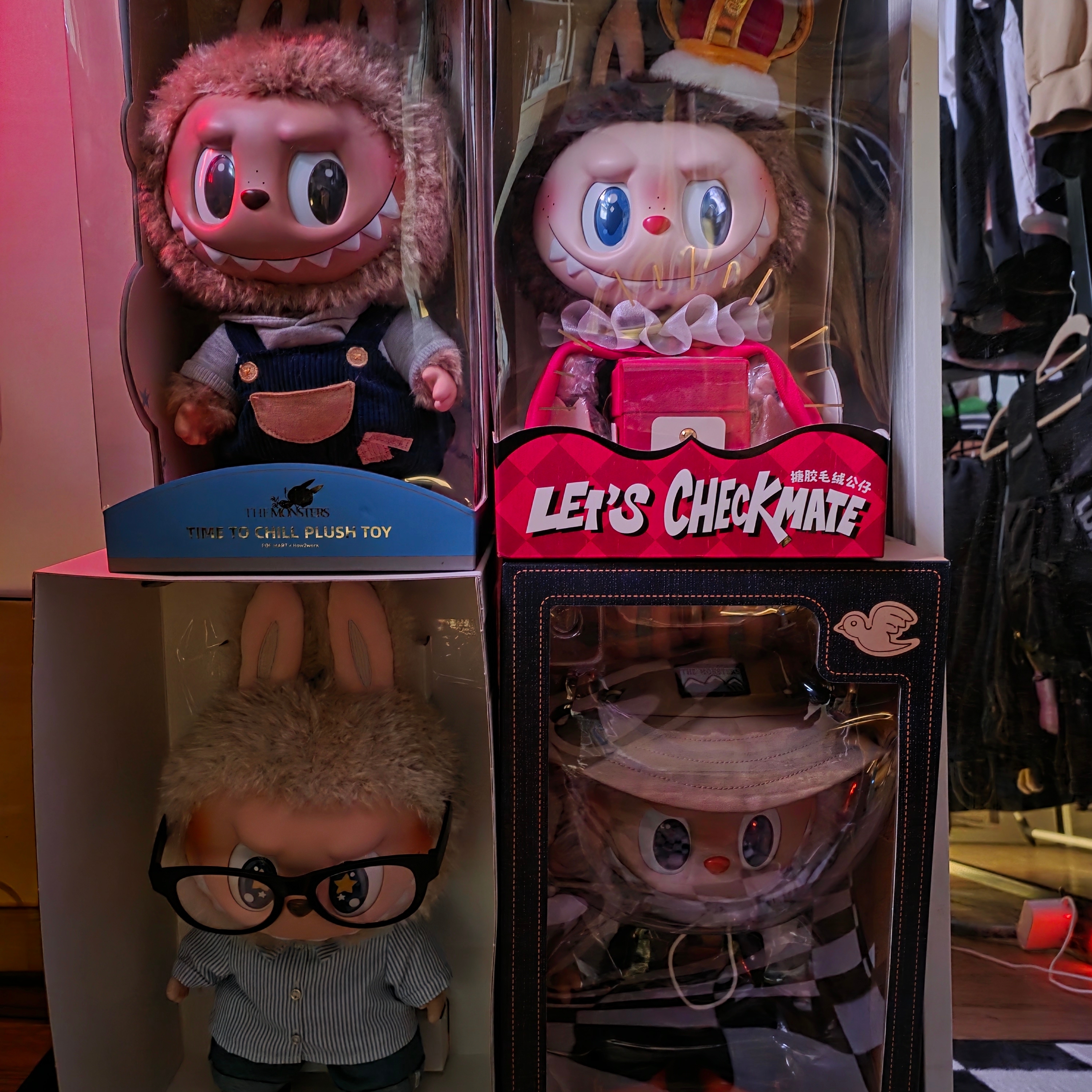 Pop Mart The Monsters Checkmate Series Doll, Pop Mart The Monsters Fall In Wild Labubu Series Plush Doll 착용 스타일