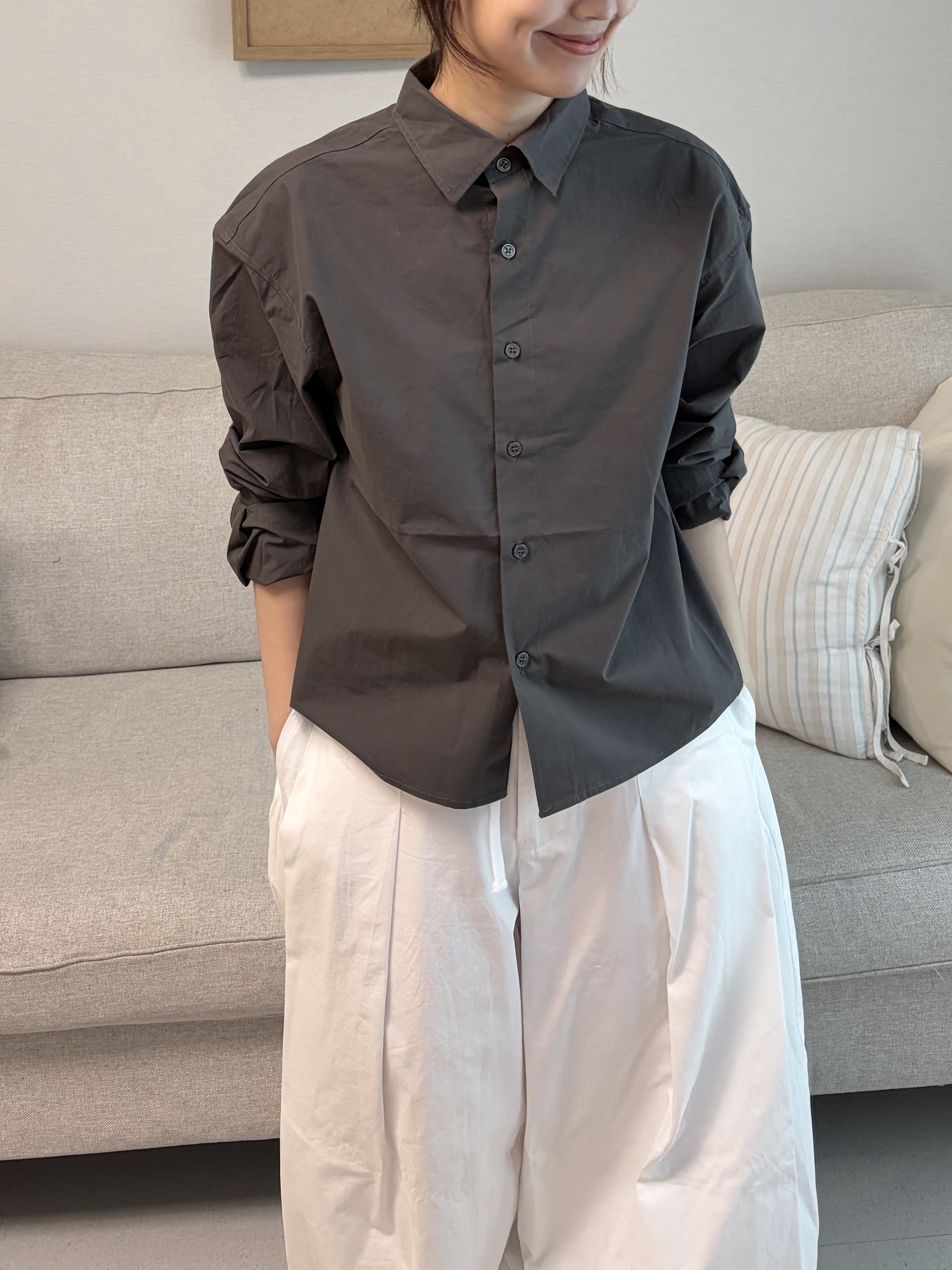 24/7 series Komatsu 7Days Shirts Jacket Charcoal, (W) Uniqlo Tuck Wide Pants Tall White - JP 착용 스타일 - 4
