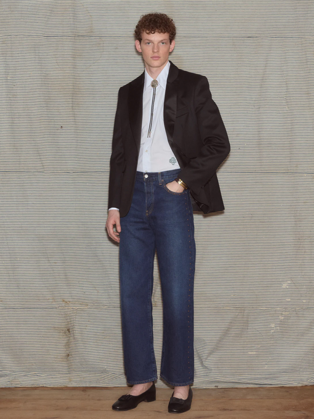 Levi's x Bode Gemstone Barrel Racer Jeans Light Wash, Levi's x Bode Studded Barrel Racer Jeans Dark Wash 착용 스타일 - 3