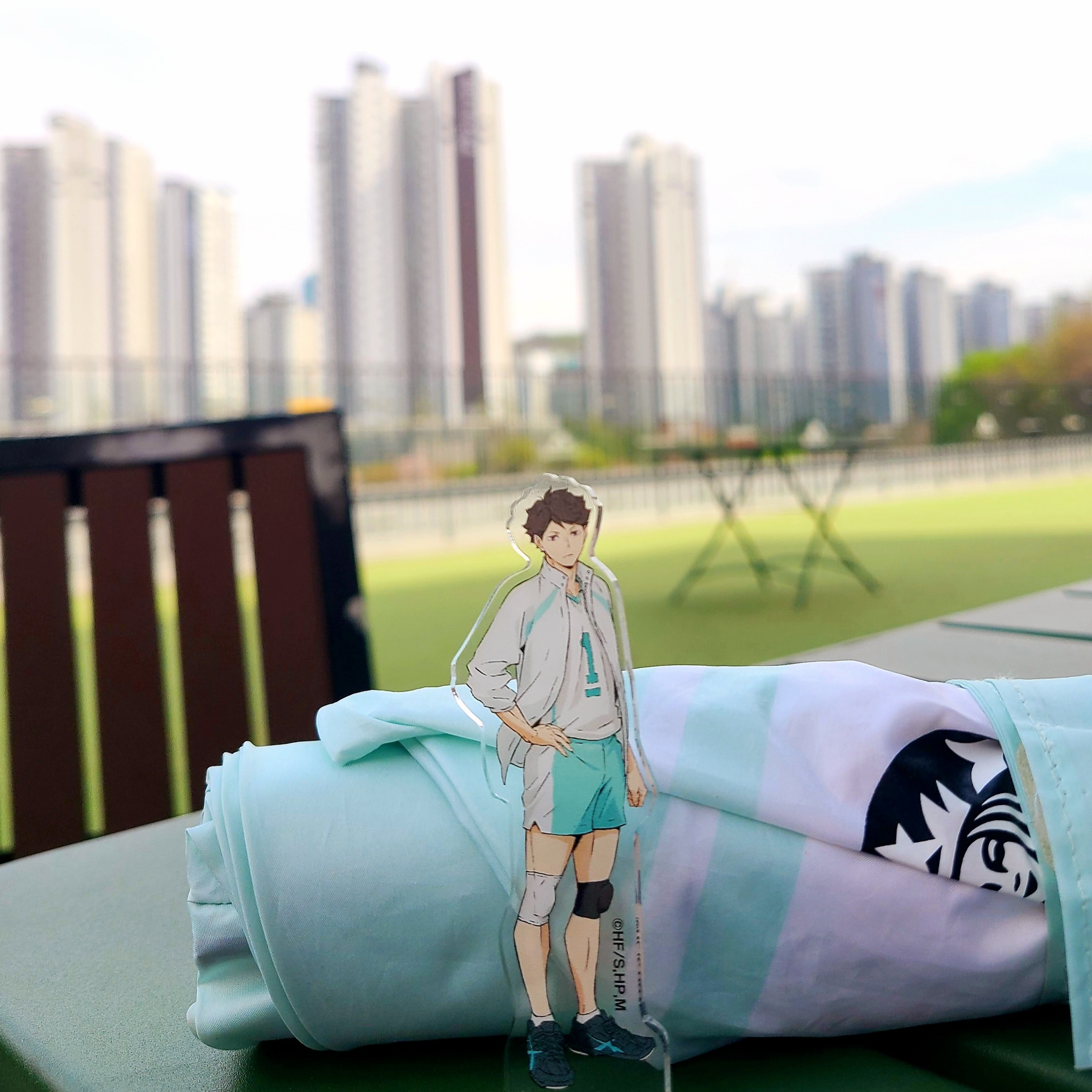 HAIKYU Twin Acrylic Stand Oikawa & Iwaizumi, Starbucks Daily 3 Step Umbrella Apple Mint 착용 스타일 - 1