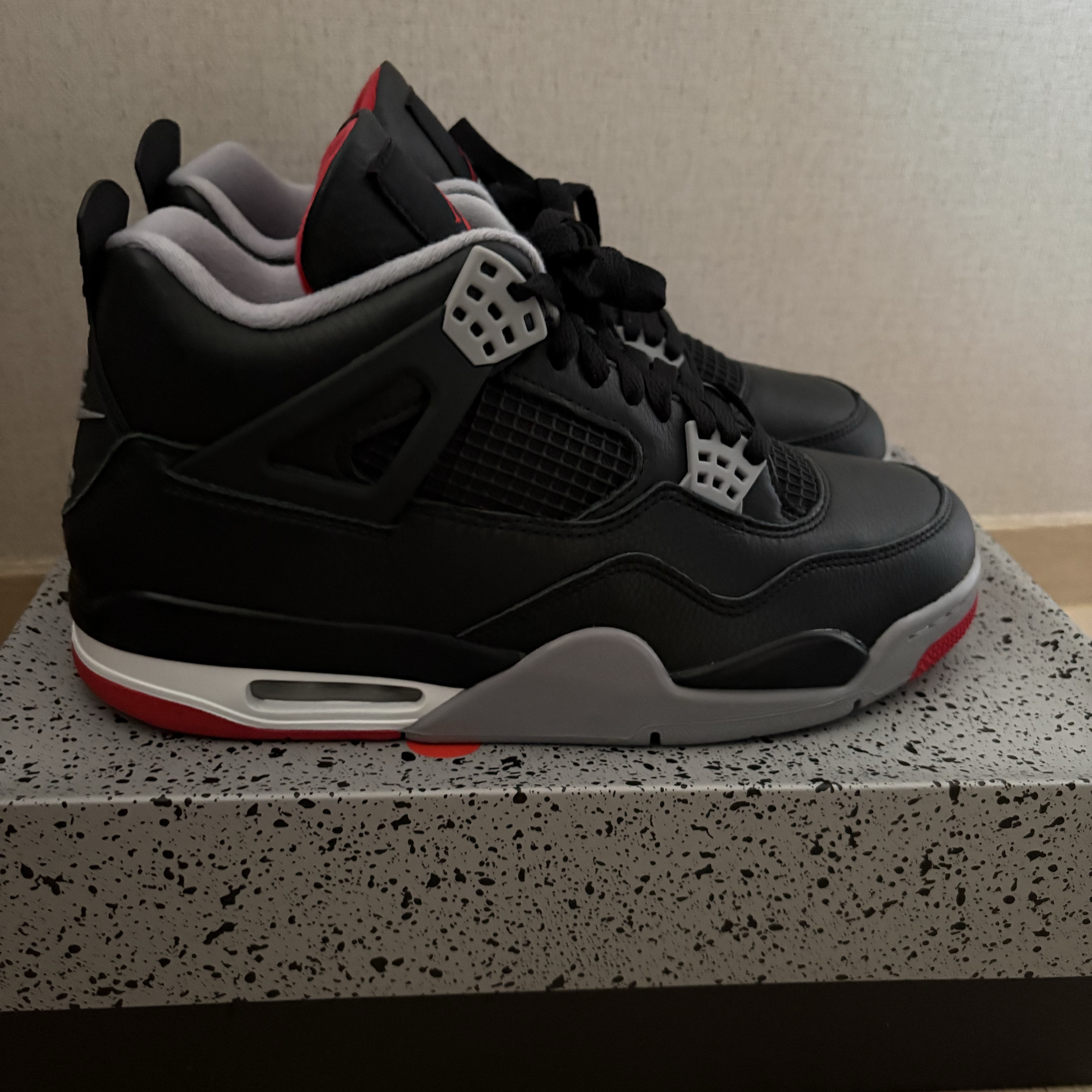 Jordan 4 Retro Bred Reimagined 착용 스타일 - 2