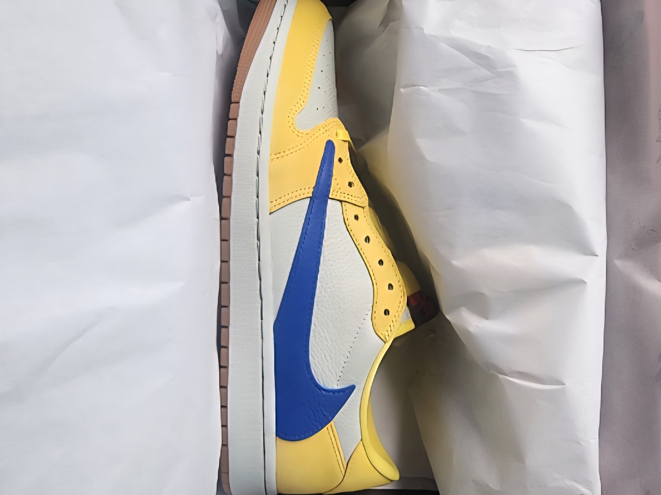 (W) Jordan 1 x Travis Scott Retro Low OG SP Canary 착용 스타일
