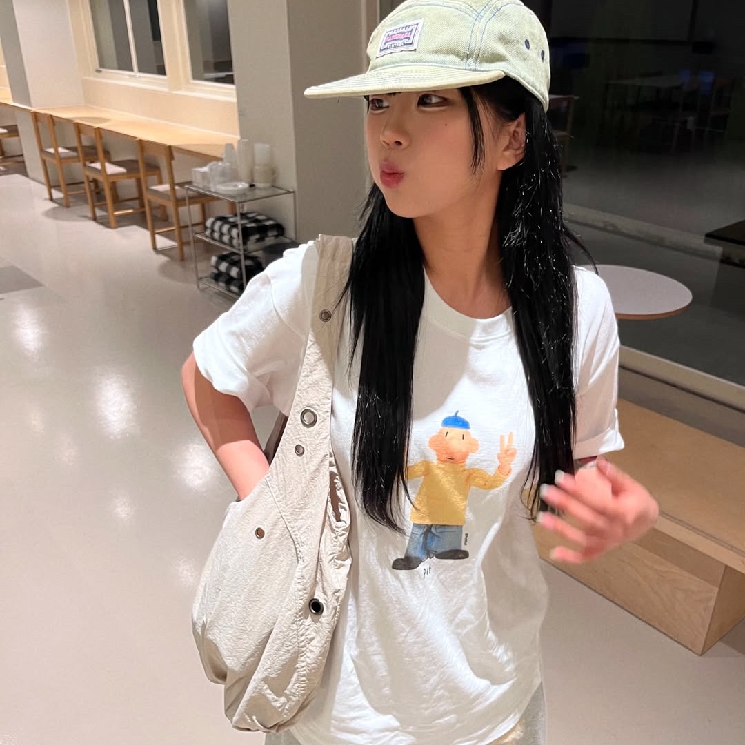 MAINBOOTH [Pat&Mat] Pat T-shirt White 착용 스타일 - 3