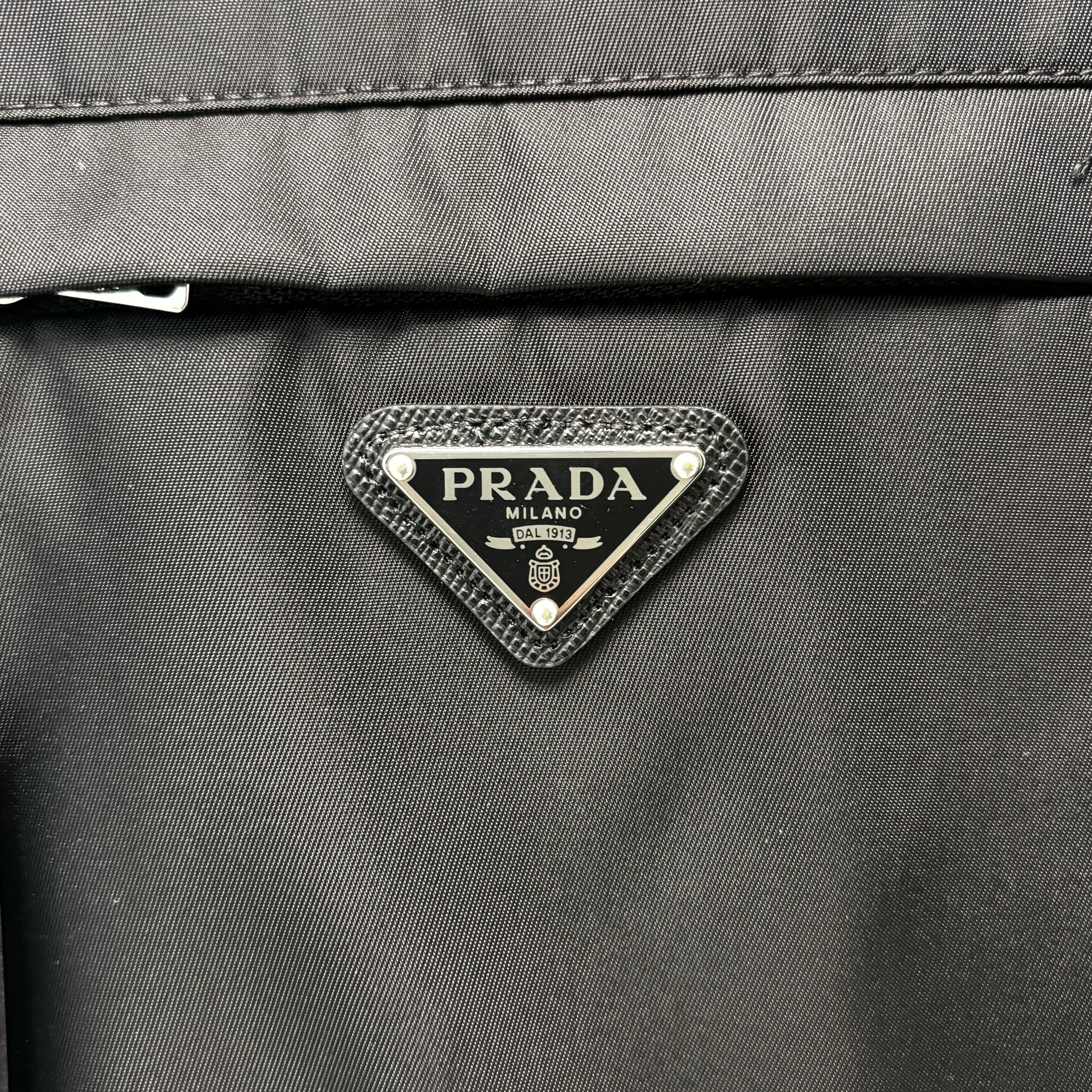 Prada Re-Nylon Zip Up Gabardine Blouson Jacket Black 착용 스타일 - 4