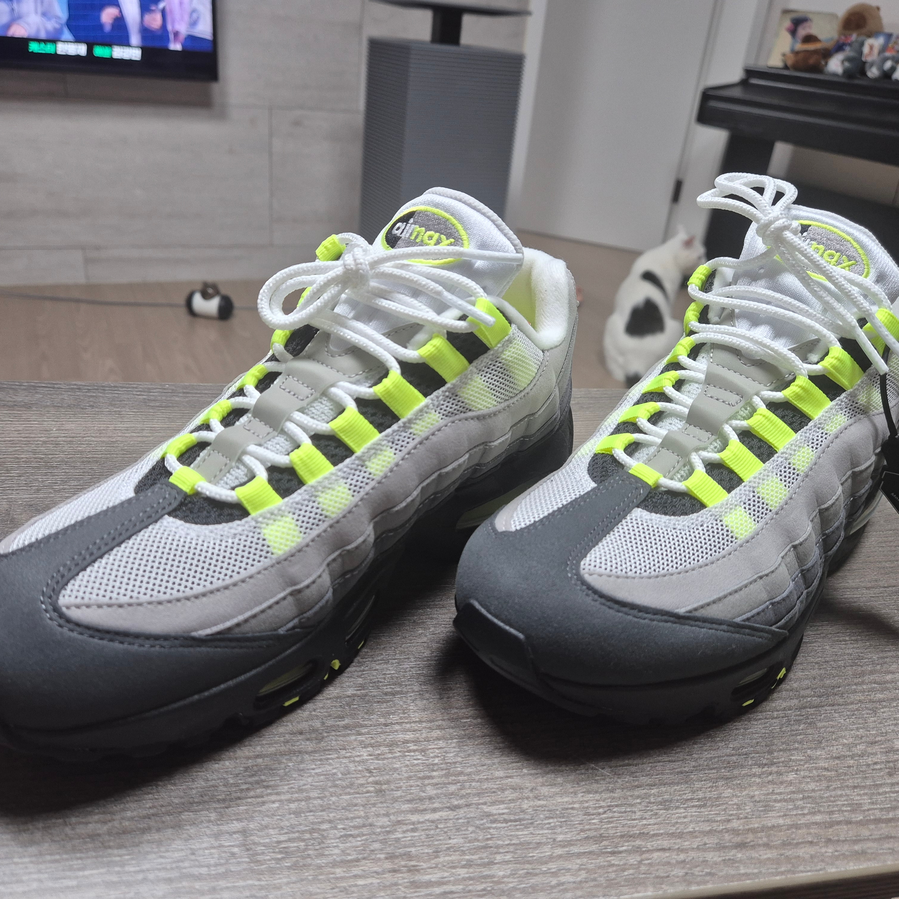 Nike Air Max 95 OG Neon 착용 스타일 - 3