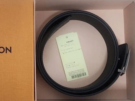 Louis Vuitton Initiales 40mm Reversible Belt Monogram Eclipse Dark Ruthenium 착용 스타일 - 3