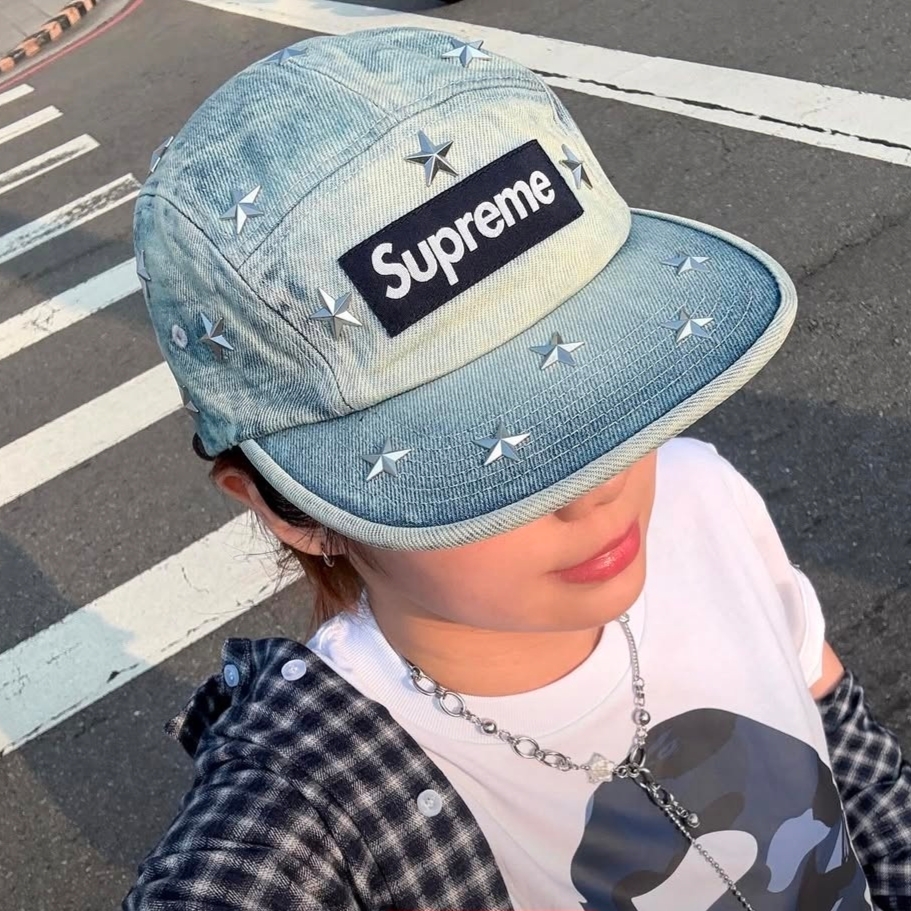 Supreme Stars Studded Denim Camp Cap Washed Indigo - 26SS 착용 스타일