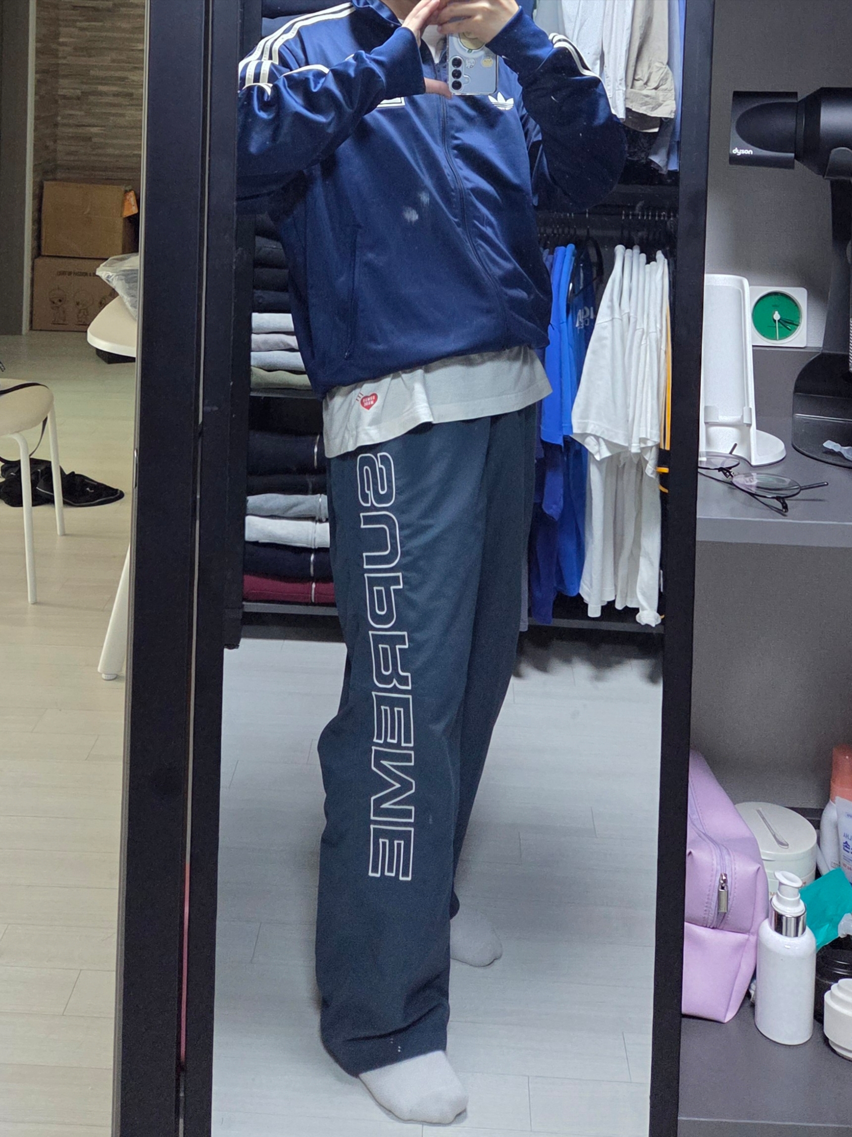 Adidas x Oasis Tour Firebird Track Top Night Indigo - US Sizing, Supreme Spellout Embroidered Track Pants Dark Blue - 23FW 착용 스타일