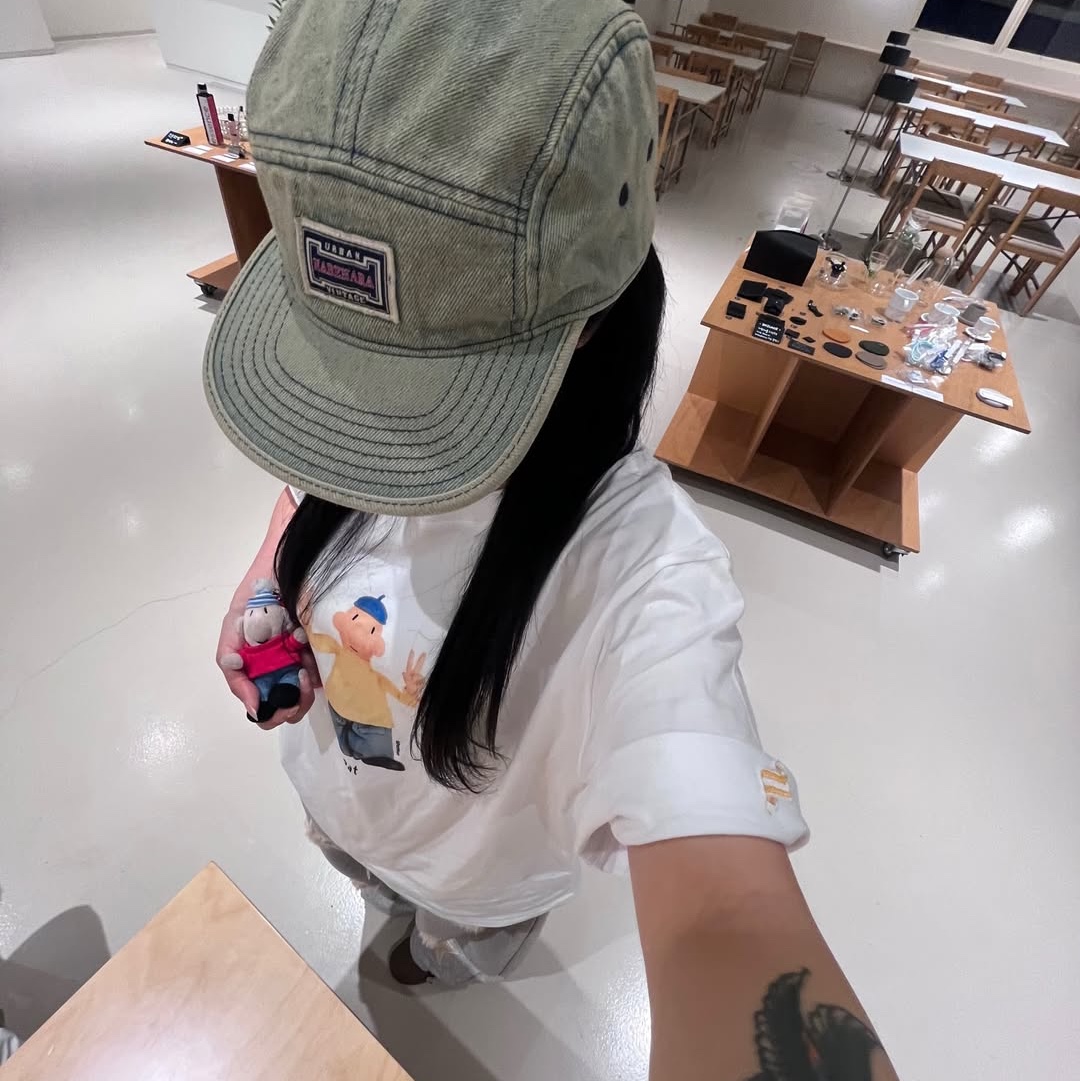 MAINBOOTH [Pat&Mat] Pat T-shirt White 착용 스타일 - 10