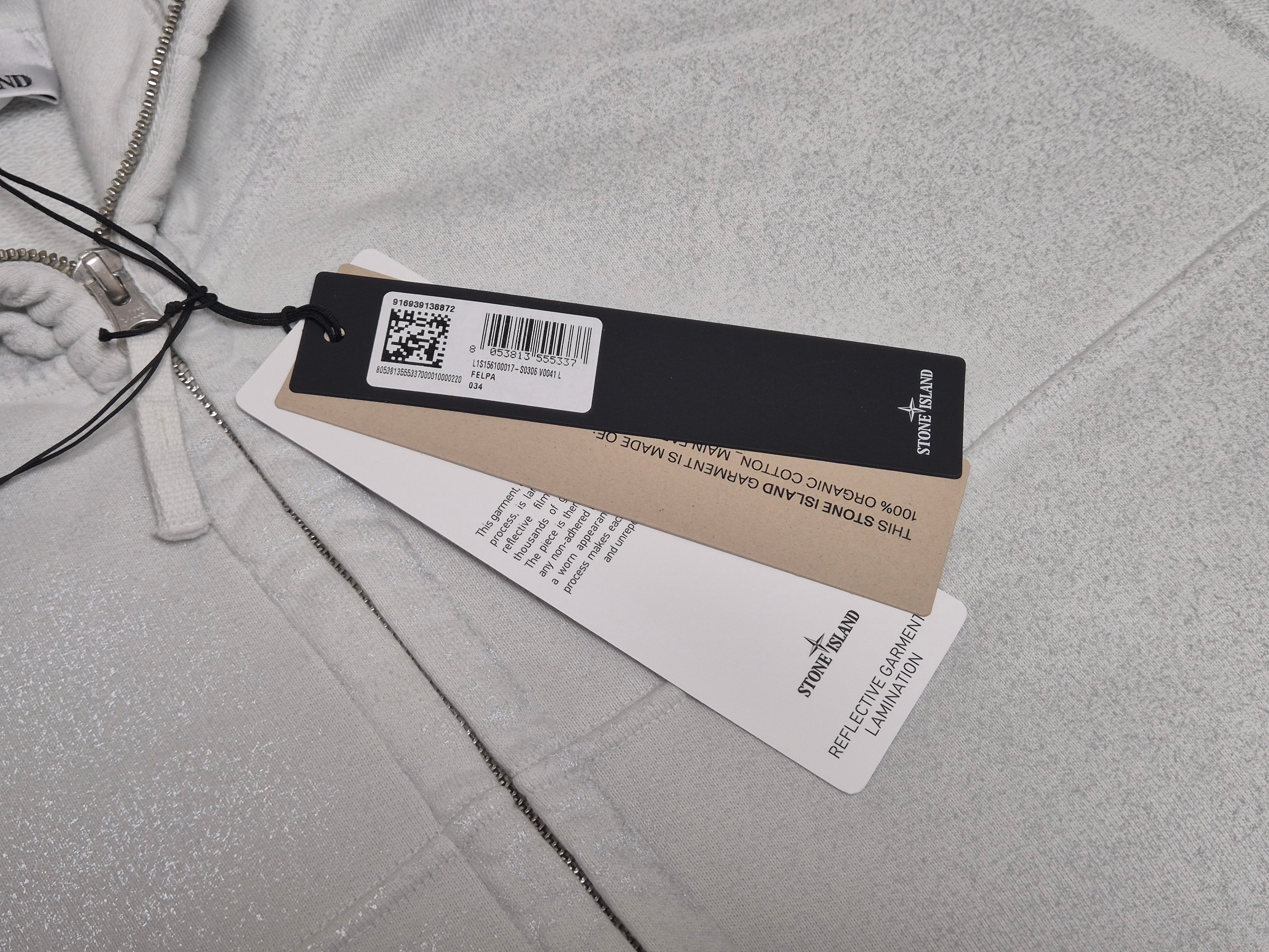 Stone Island 6100017 Organic Cotton Fleece Reflective Garment Lamination Oversized Fit Zip-Up Hooded Sweatshirt with Pockets Sky Blue - 26SS 착용 스타일 - 4