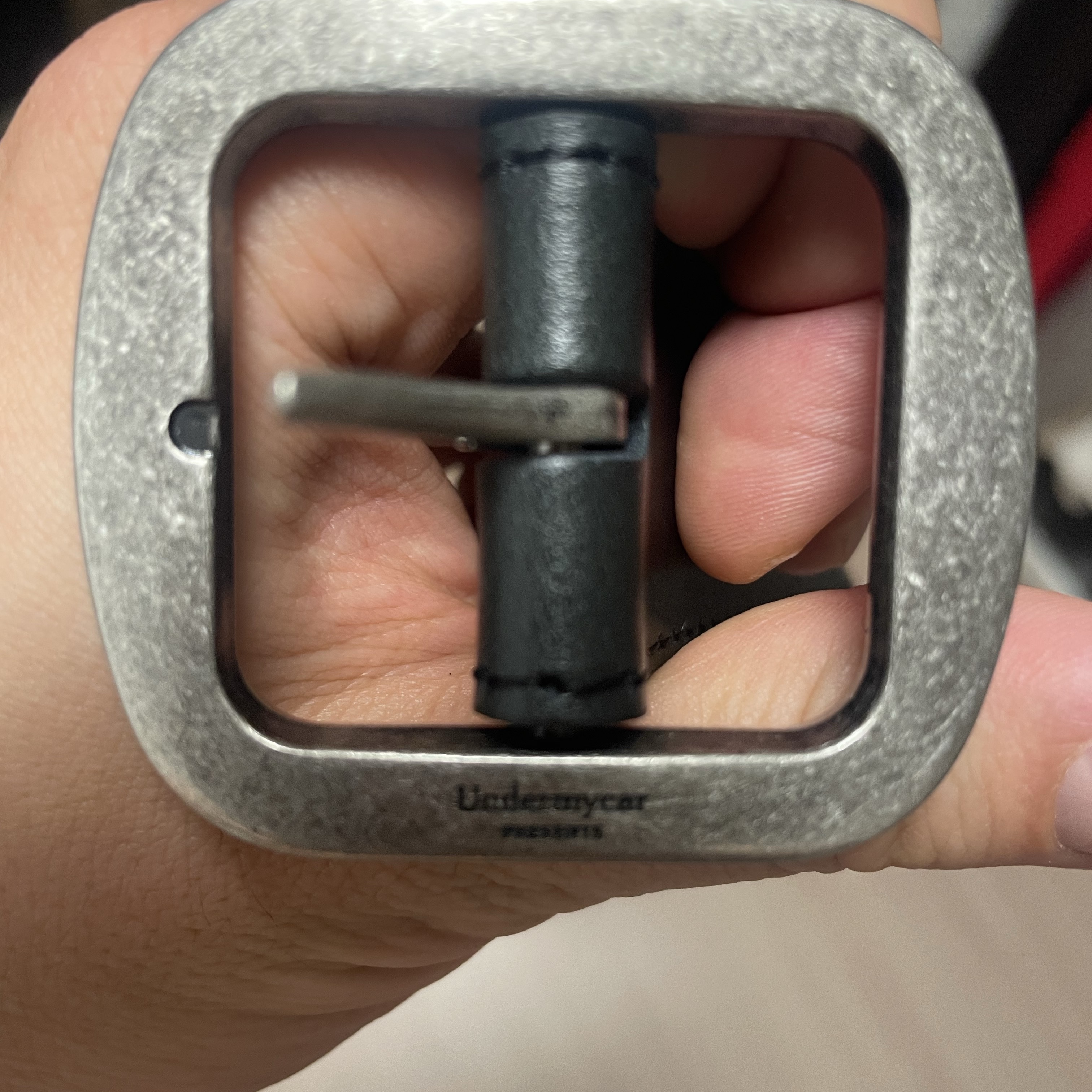 Undermycar MU.128 Original Logo Essential Leather Belt Silver / Black 착용 스타일 - 1