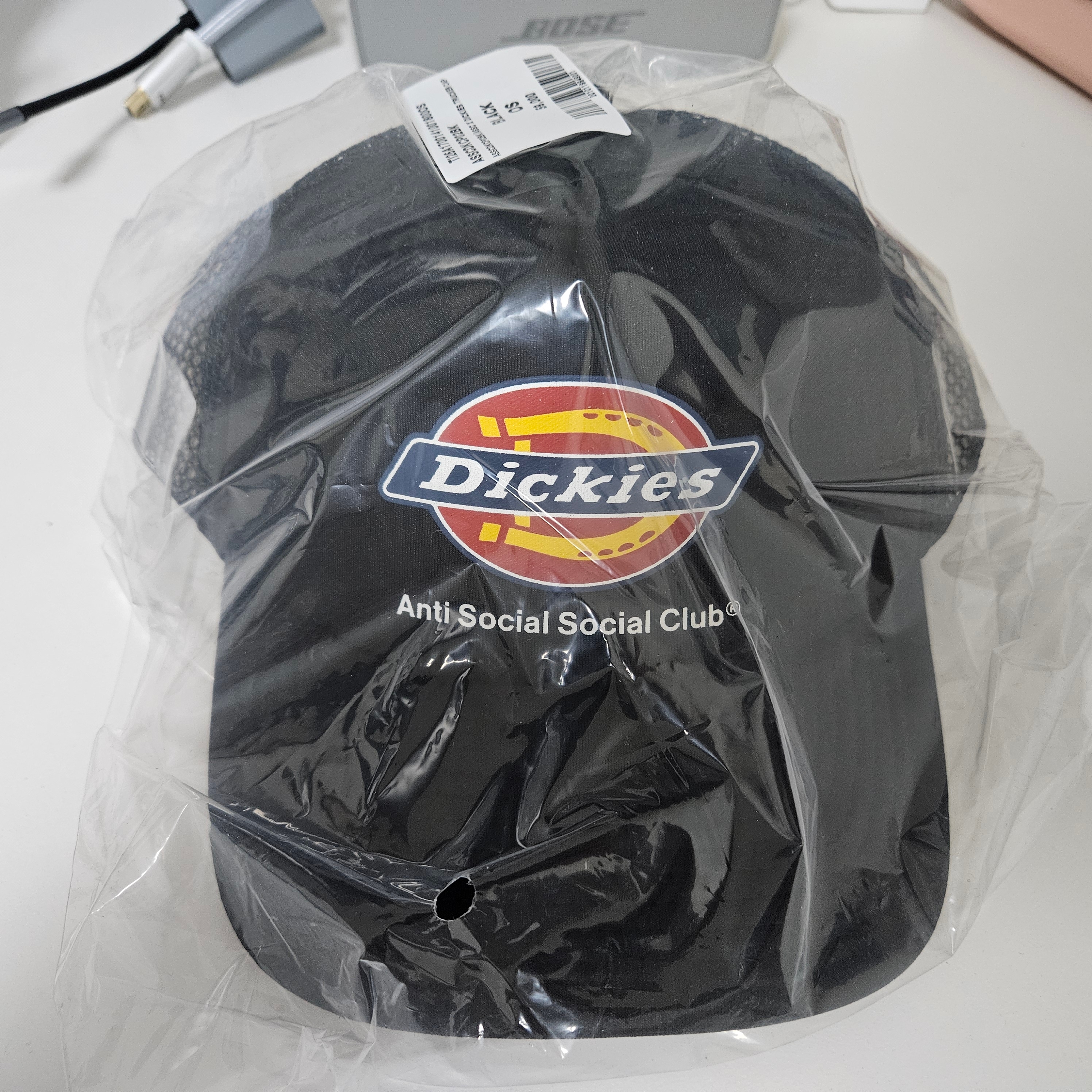 Anti Social Social Club x Dickies Trucker Cap Black 착용 스타일