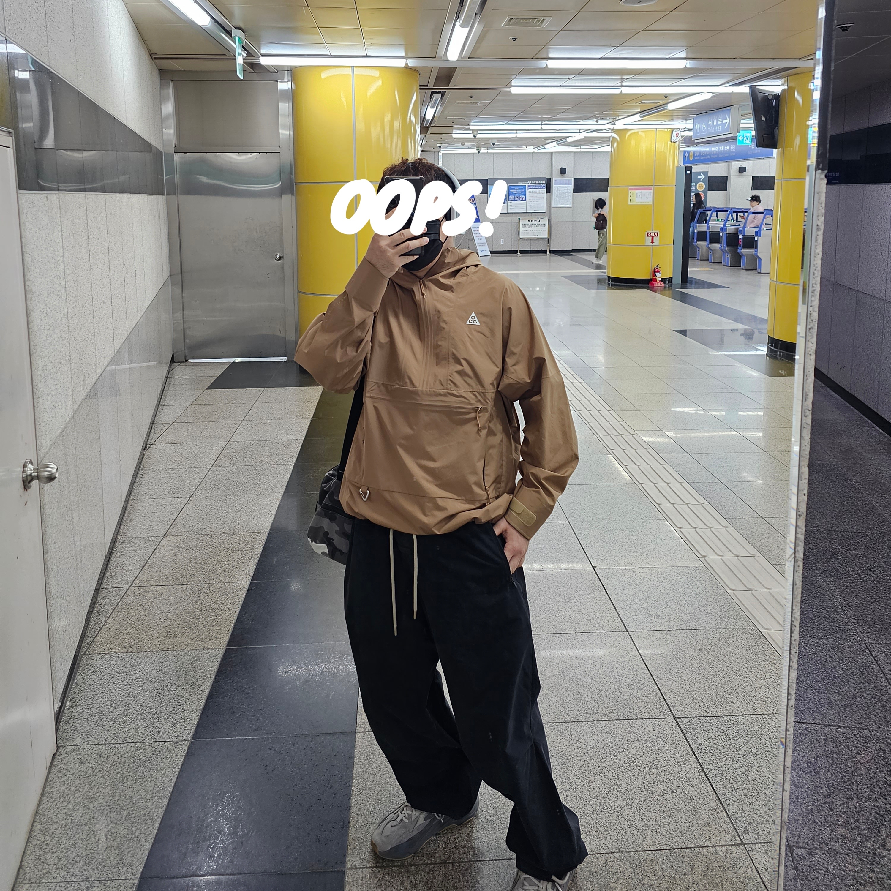 Nike ACG Storm-Fit ADV Cascade Rain Jacket Dark Driftwood- Asia, Essentials The Black Collection Relaxed Trousers Black - 23SS 착용 스타일