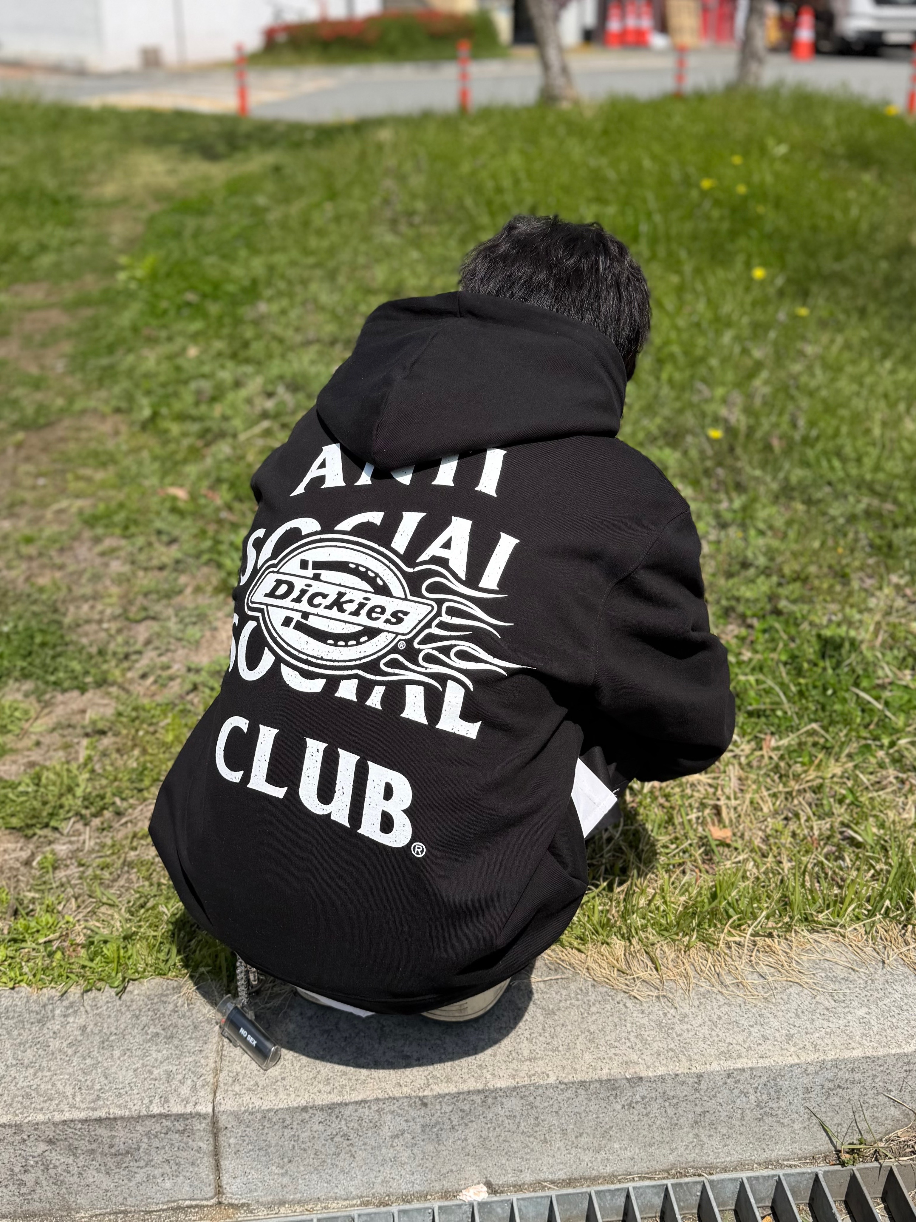 Anti Social Social Club x Dickies Work Shorts Black, Anti Social Social Club x Dickies Flame Hoodie Black 착용 스타일 - 6