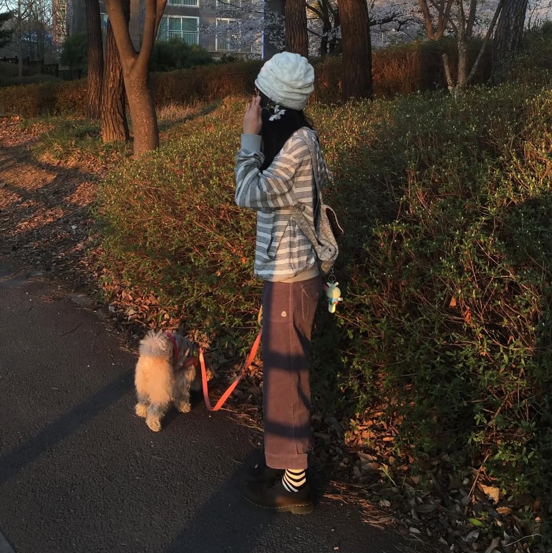 MAINBOOTH Cookie Stripe Hood T-shirt GRAY 착용 스타일 - 5