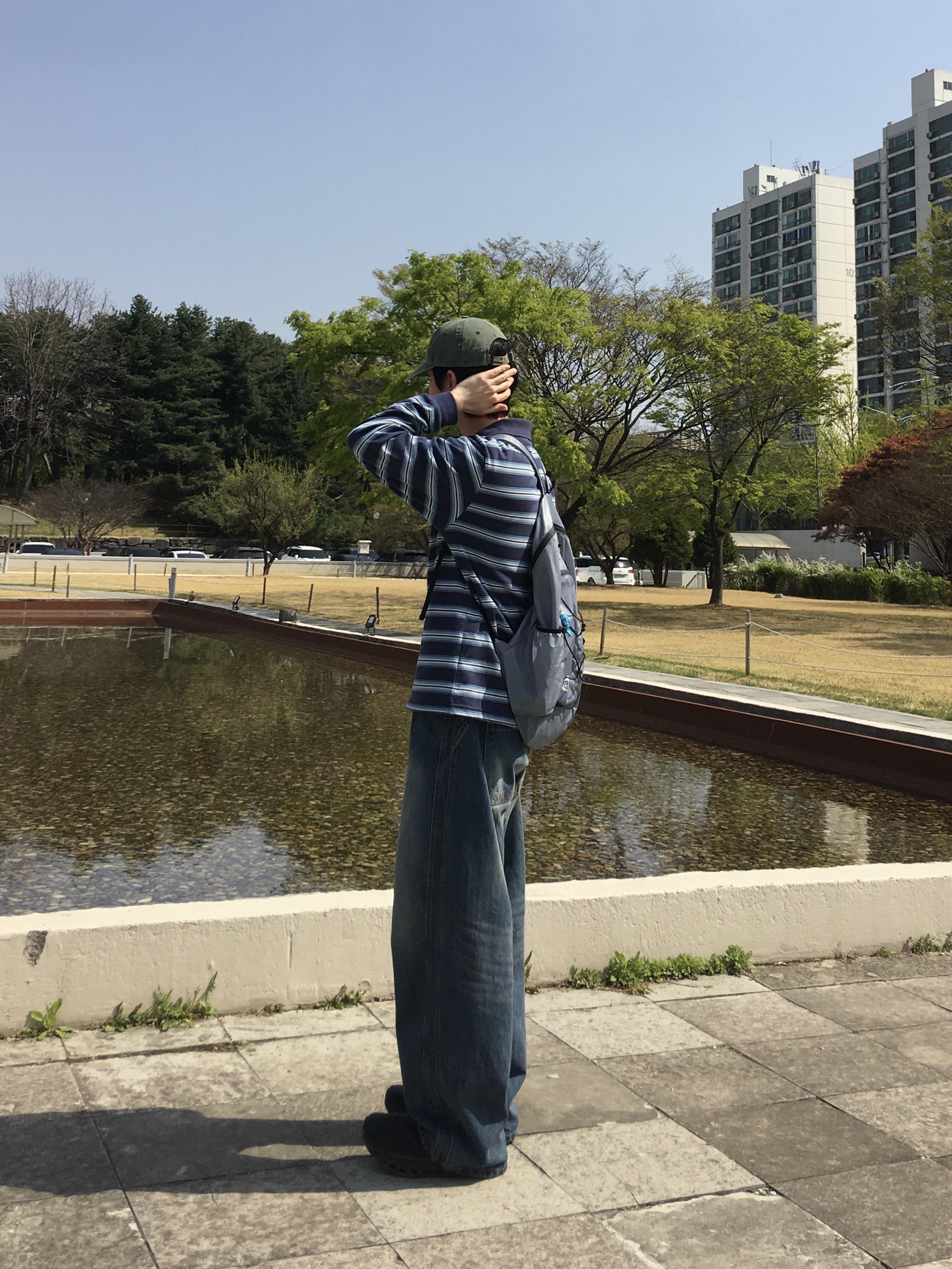 Heisan Ultra-light Compact Pocketbag V2 - Light Blue (L), On Running x Post Archive Faction (Paf) Cloudmonster 2 Thorn Brown 착용 스타일 - 1