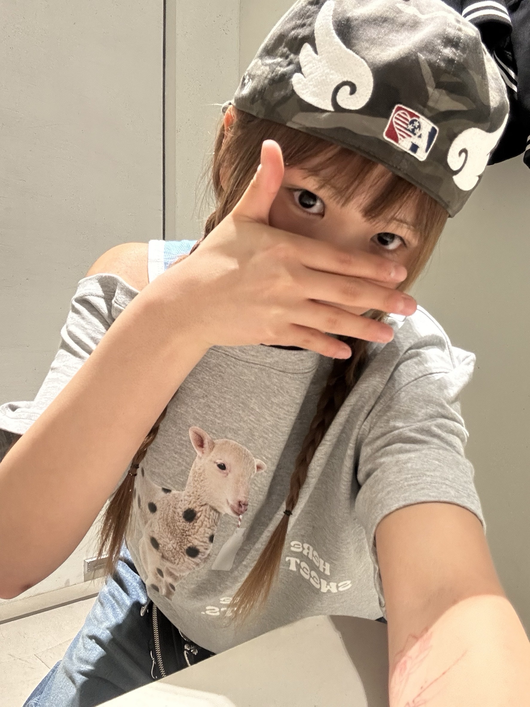 AEAE Ae Symbol Angel Wing Cap Camo 착용 스타일 - 1