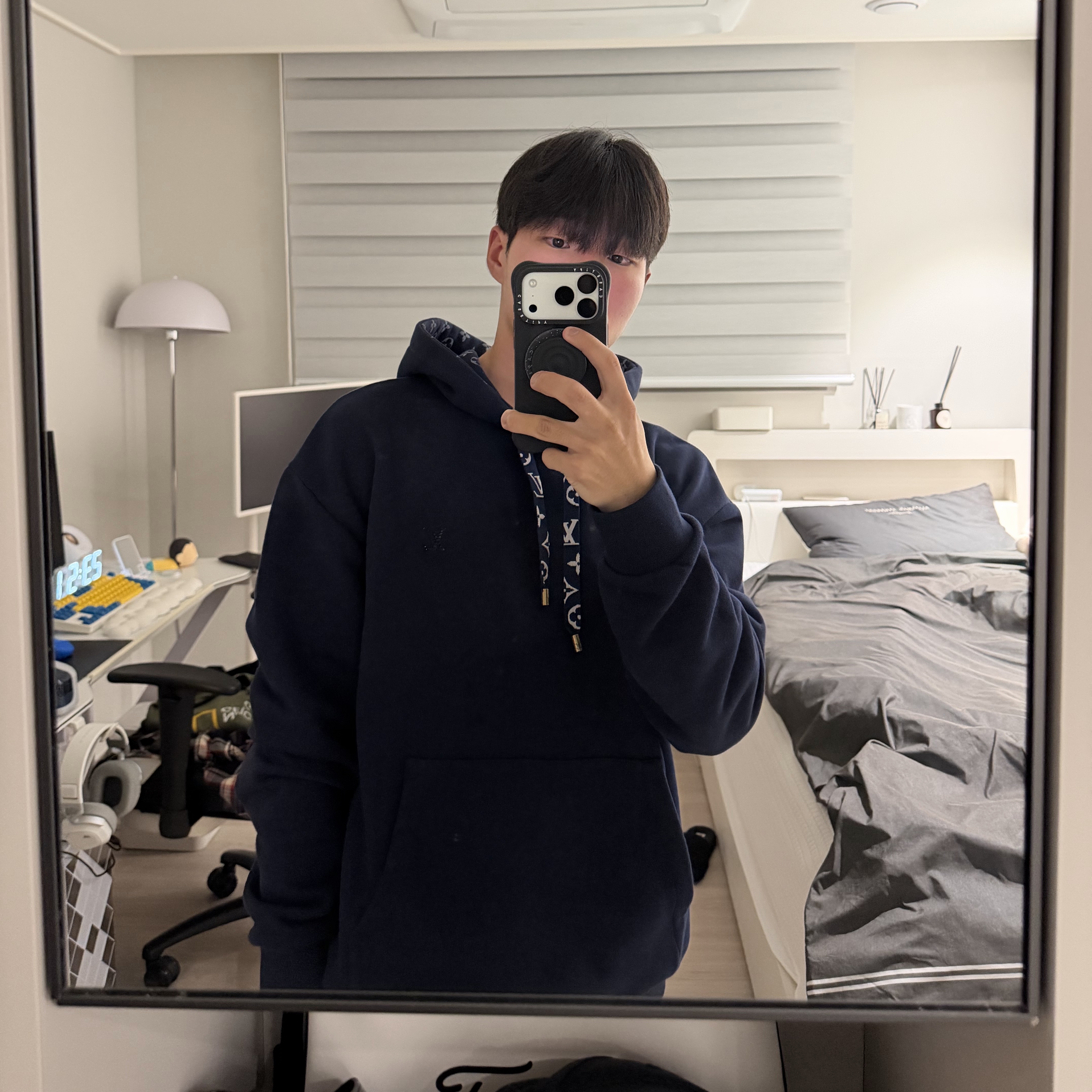 Louis Vuitton Cotton Hoodie Navy Blue 착용 스타일 - 2