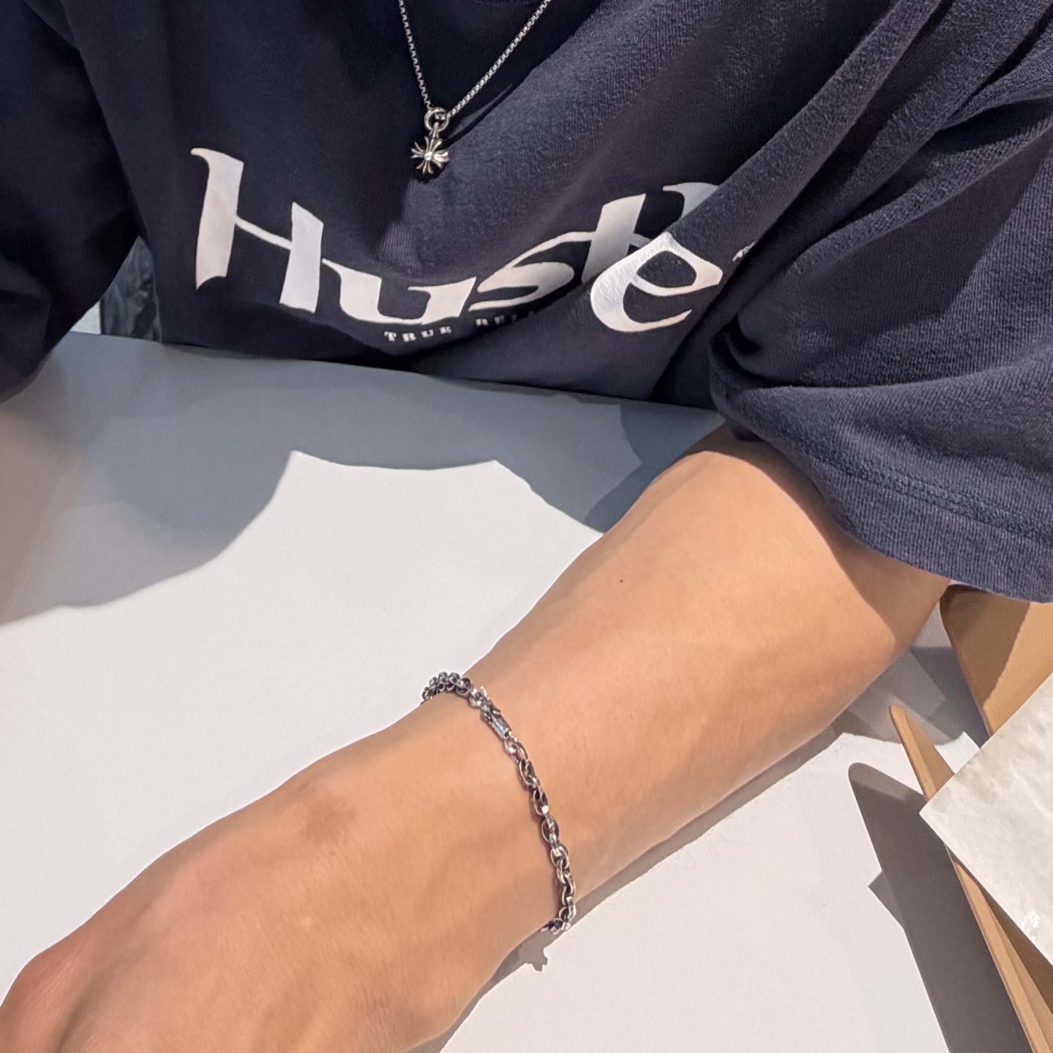 Chrome Hearts Paper Chain Bracelet Silver 착용 스타일 - 1
