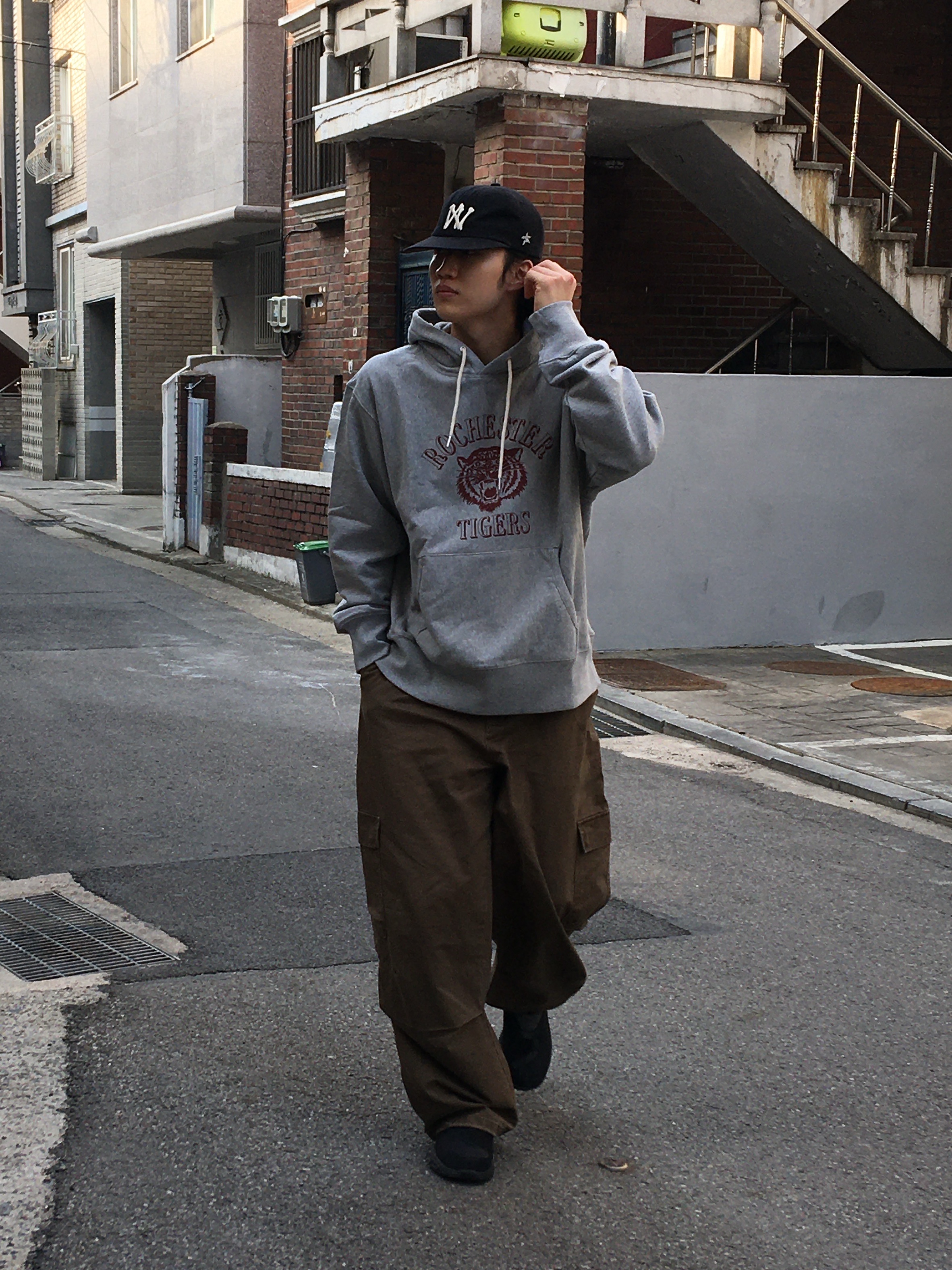 Aoiro 6-Panel Bone A/N Cap Black, Salomon RX Snug Black Magnet 착용 스타일