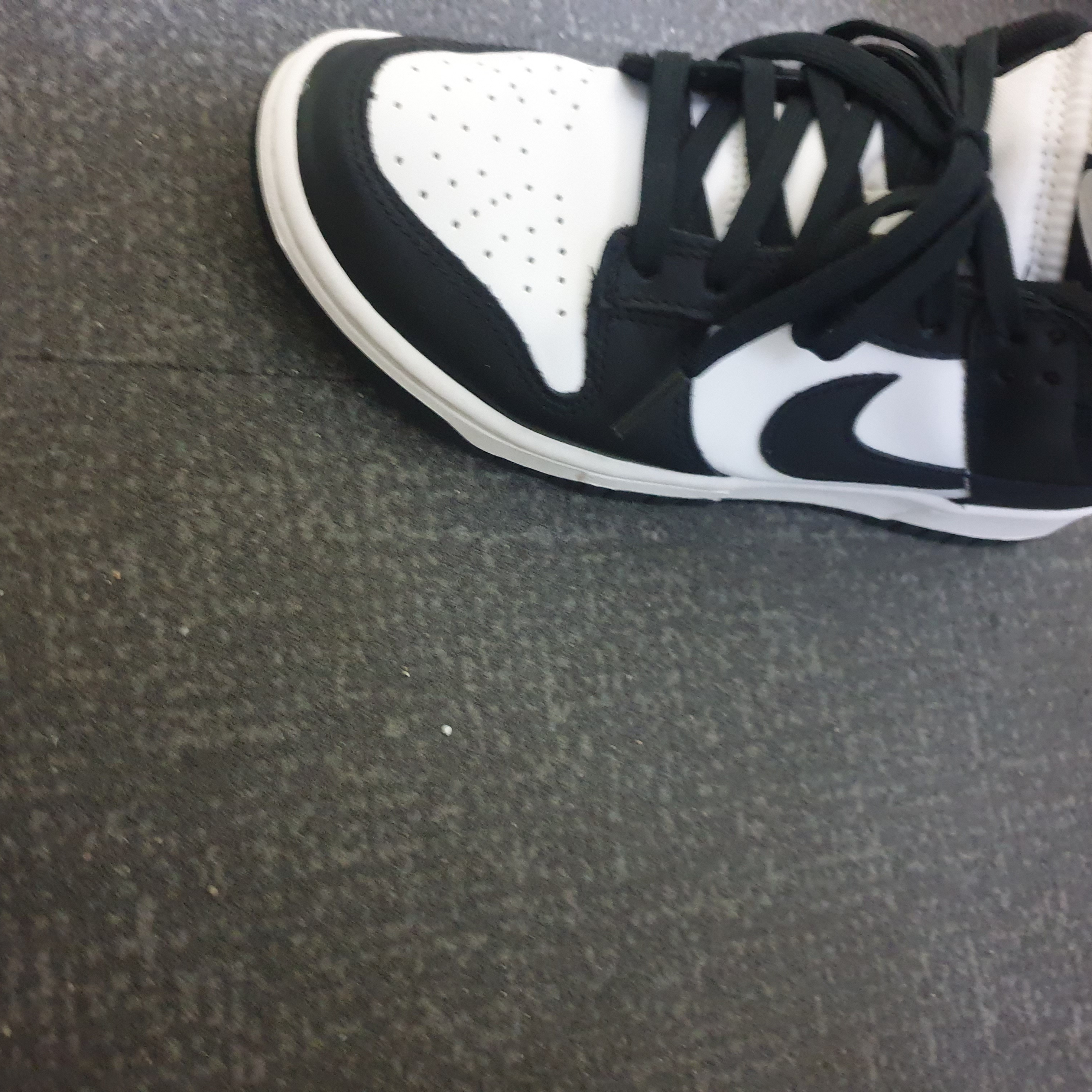 Nike Dunk Low Retro Black 착용 스타일