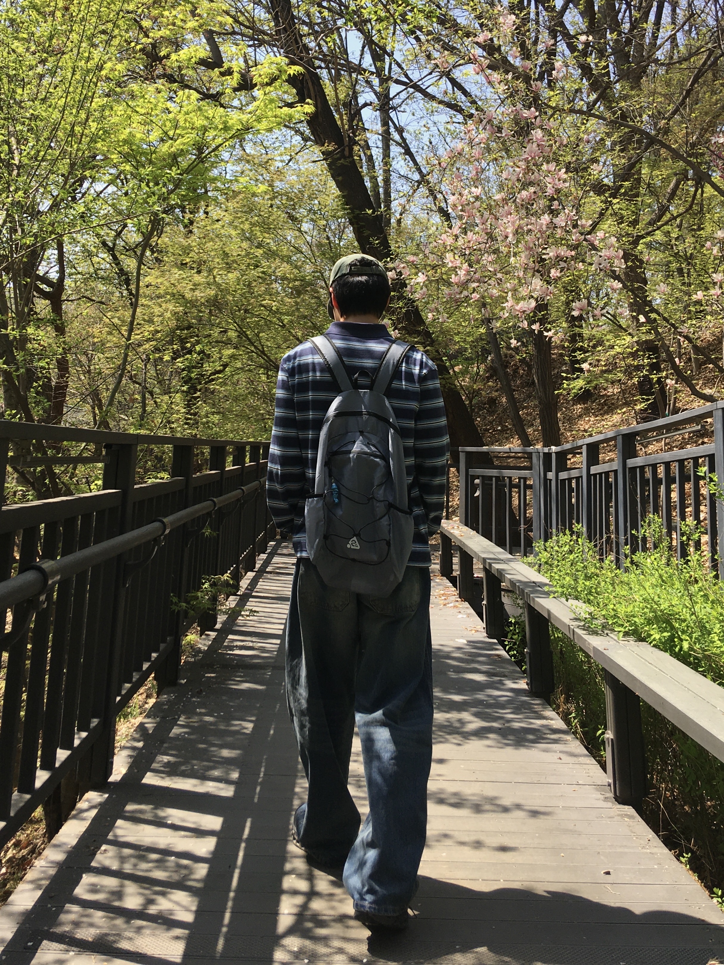Heisan Ultra-light Compact Pocketbag V2 - Light Blue (L), On Running x Post Archive Faction (Paf) Cloudmonster 2 Thorn Brown 착용 스타일 - 4