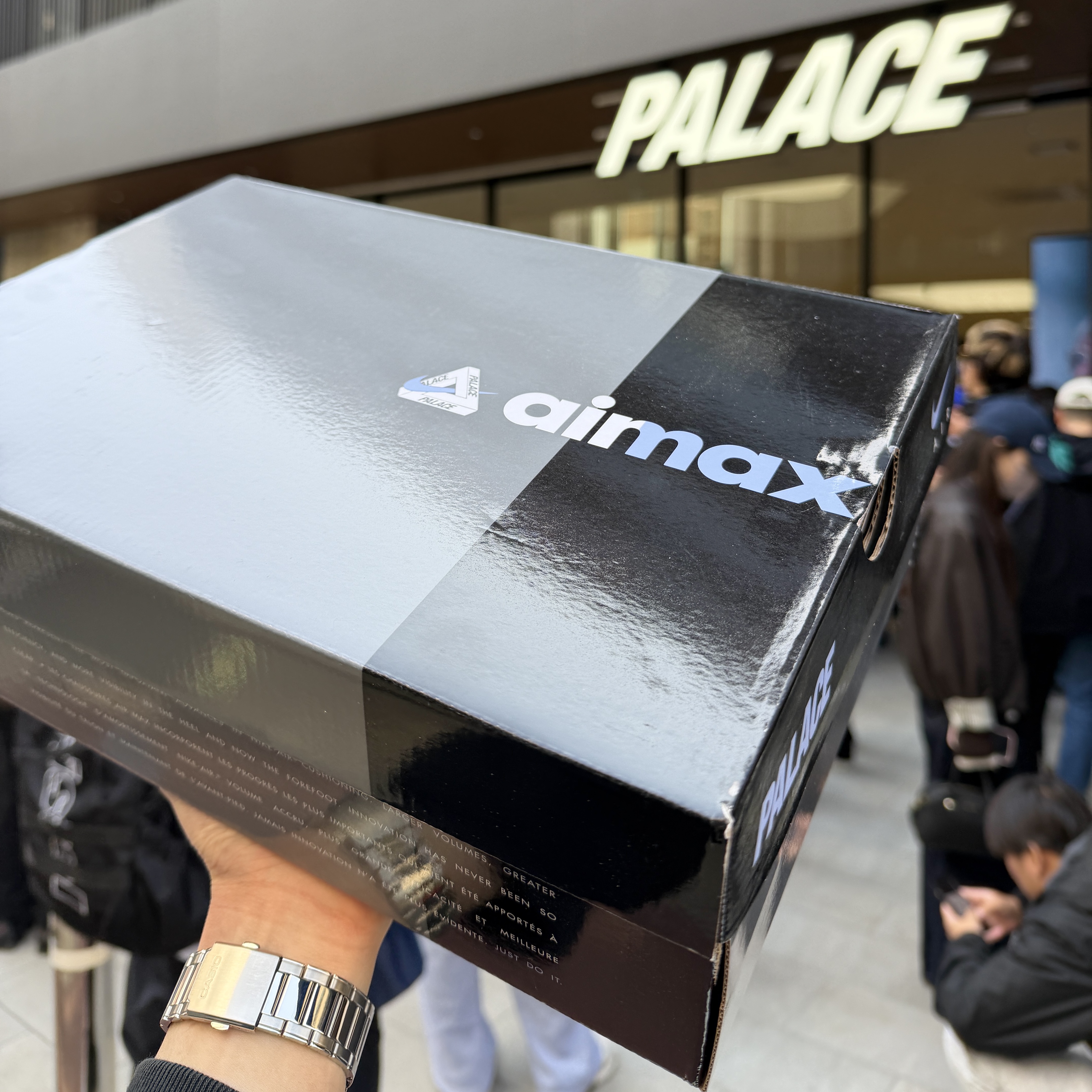 Nike x Palace Air Max 95 Metallic Silver Aluminum 착용 스타일 - 2