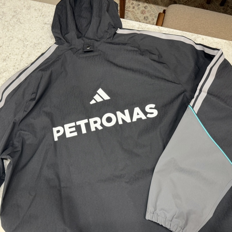 Adidas x Mercedes AMG Petronas F1 Team Mechanix Rain Jacket Black Grey Two - KR Sizing (Non Marking Ver.) 착용 스타일 - 2