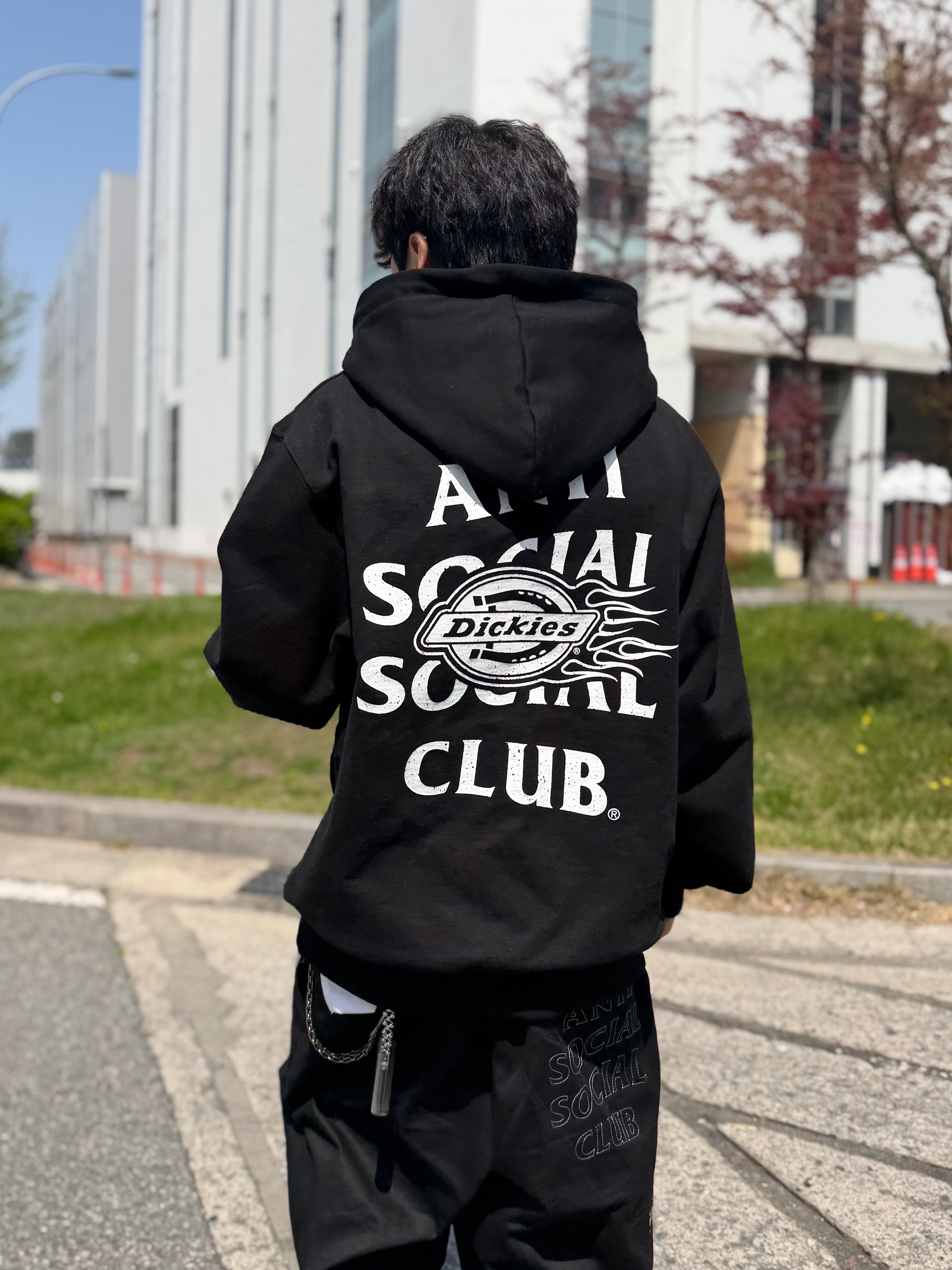 Anti Social Social Club x Dickies Work Shorts Black, Anti Social Social Club x Dickies Flame Hoodie Black 착용 스타일 - 7