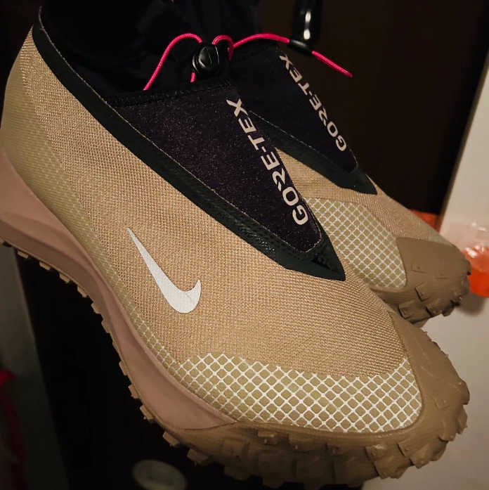Nike ACG Mountain Fly Gore-Tex Khaki 착용 스타일