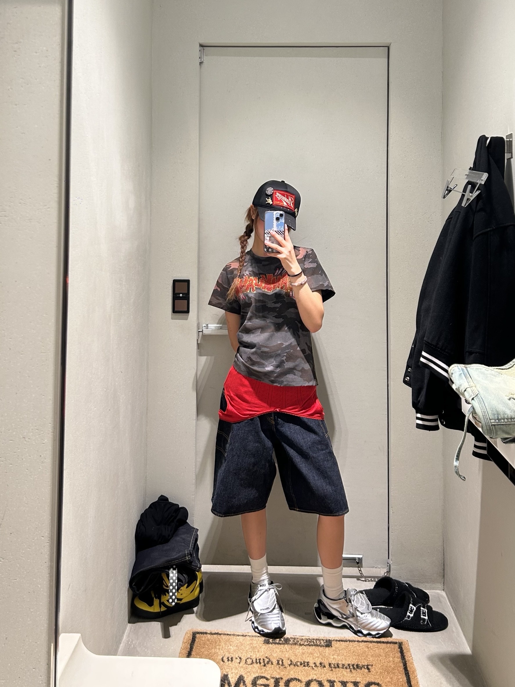 Kenzo Monkey Fit Short Rinse Blue Denim - 26SS 착용 스타일 - 1