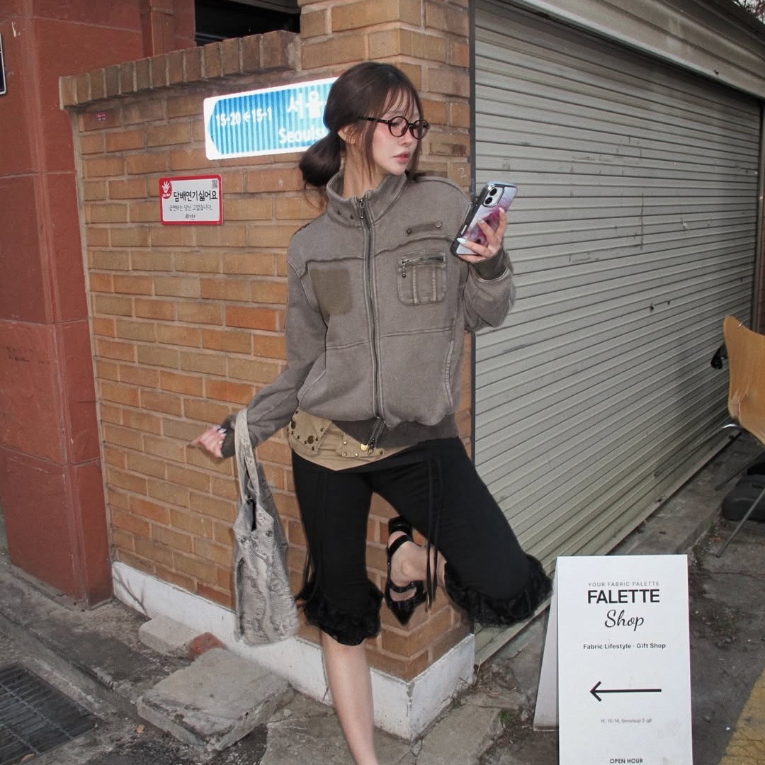 MAINBOOTH Field Combat Jacket KHAKI 착용 스타일 - 4